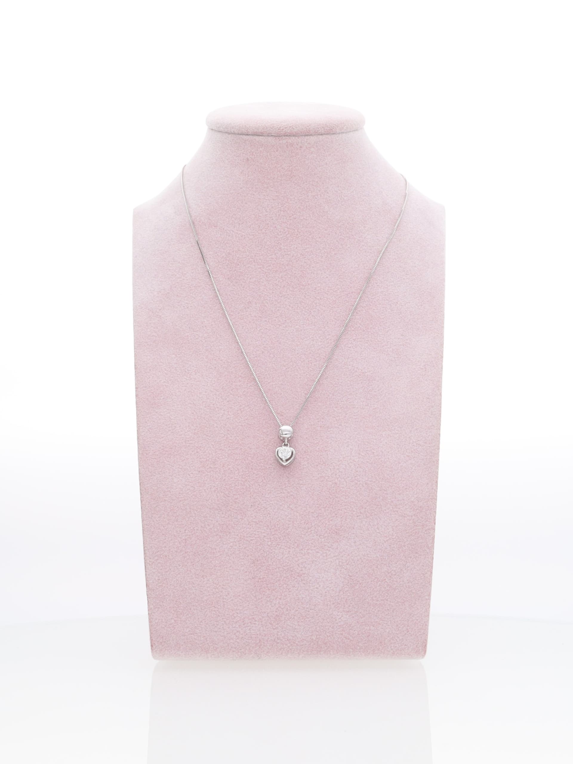 Catenina oro bianco con ciondolo cuoricino con diamante da 0.20ct