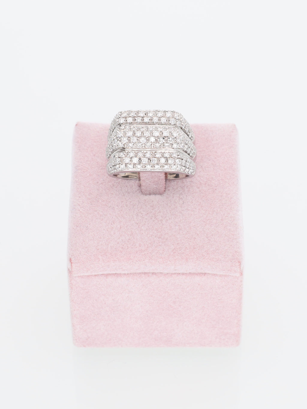 Anello a Fascia in Oro Bianco 18kt con Pavè di Diamanti