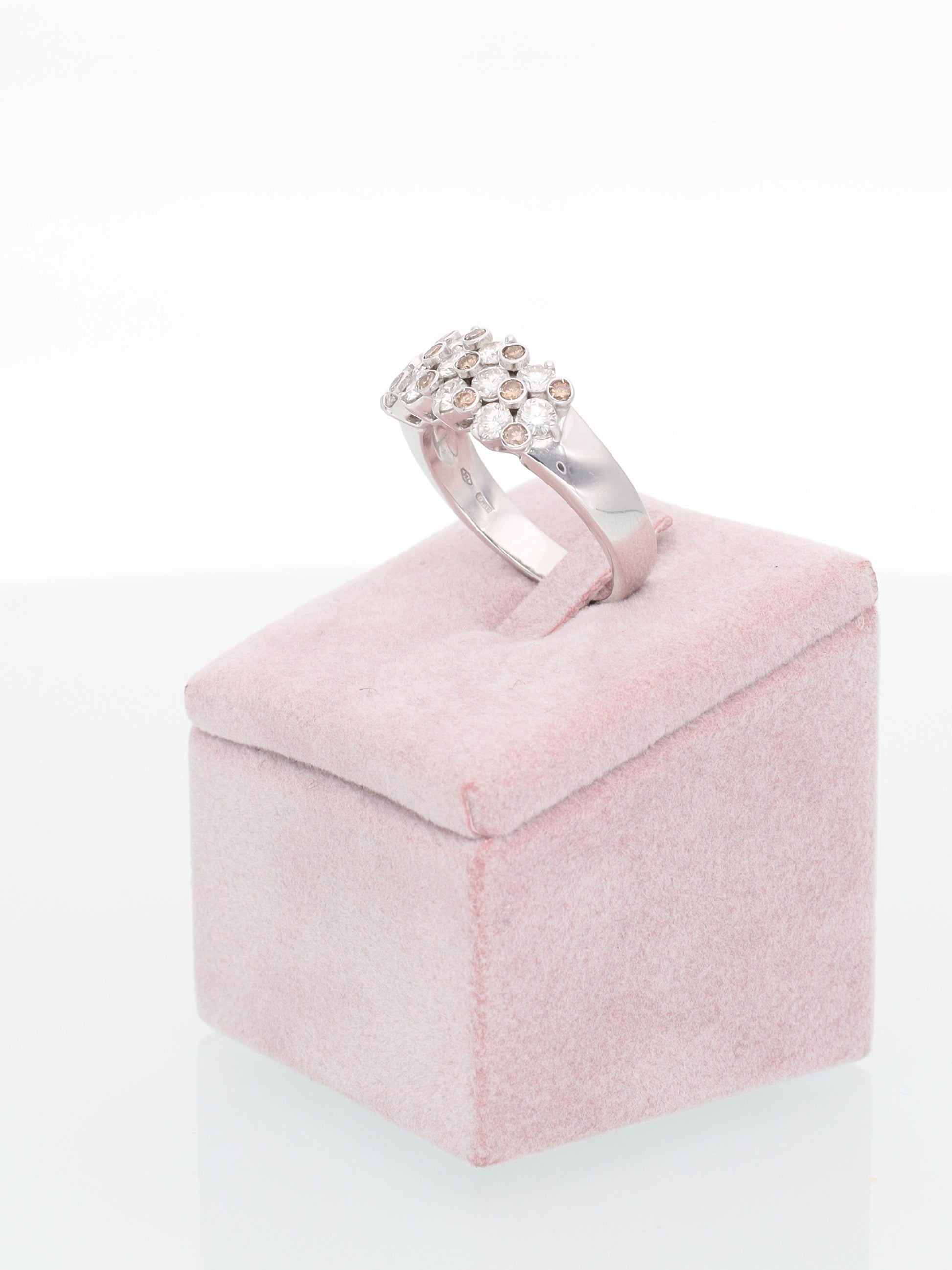 Anello in Oro Bianco 18kt con Diamanti bicolore