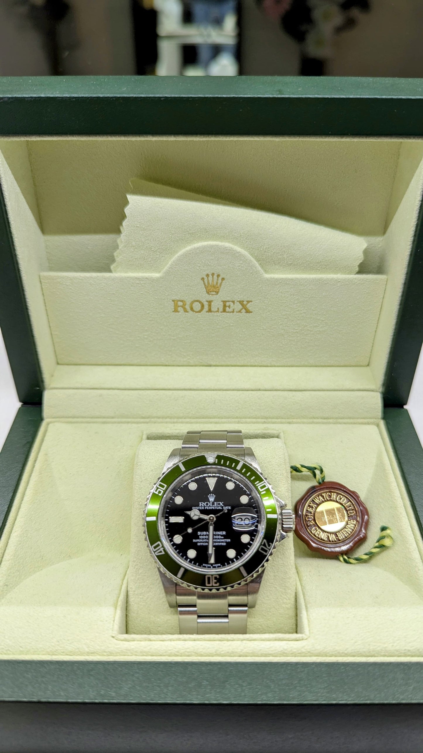 Rolex Submariner Date ghiera verde "Kermit" usato