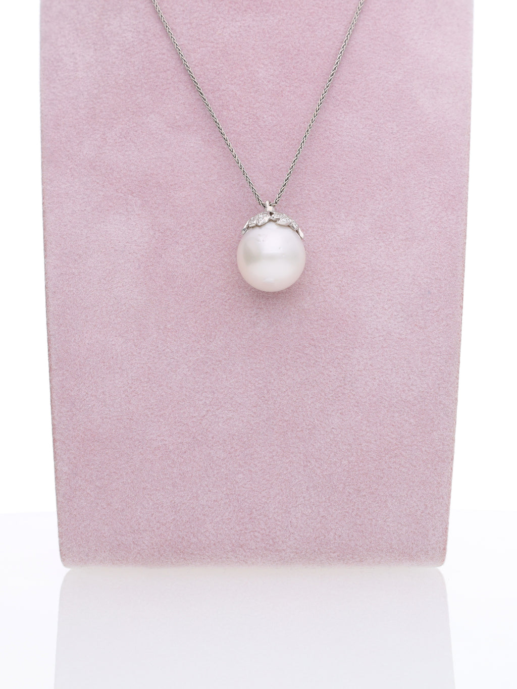 Catenina in oro bianco 18kt con perla e diamanti