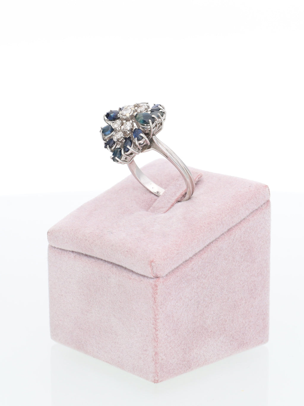 Anello in Oro Bianco 18 kt con Zaffiri e Diamanti