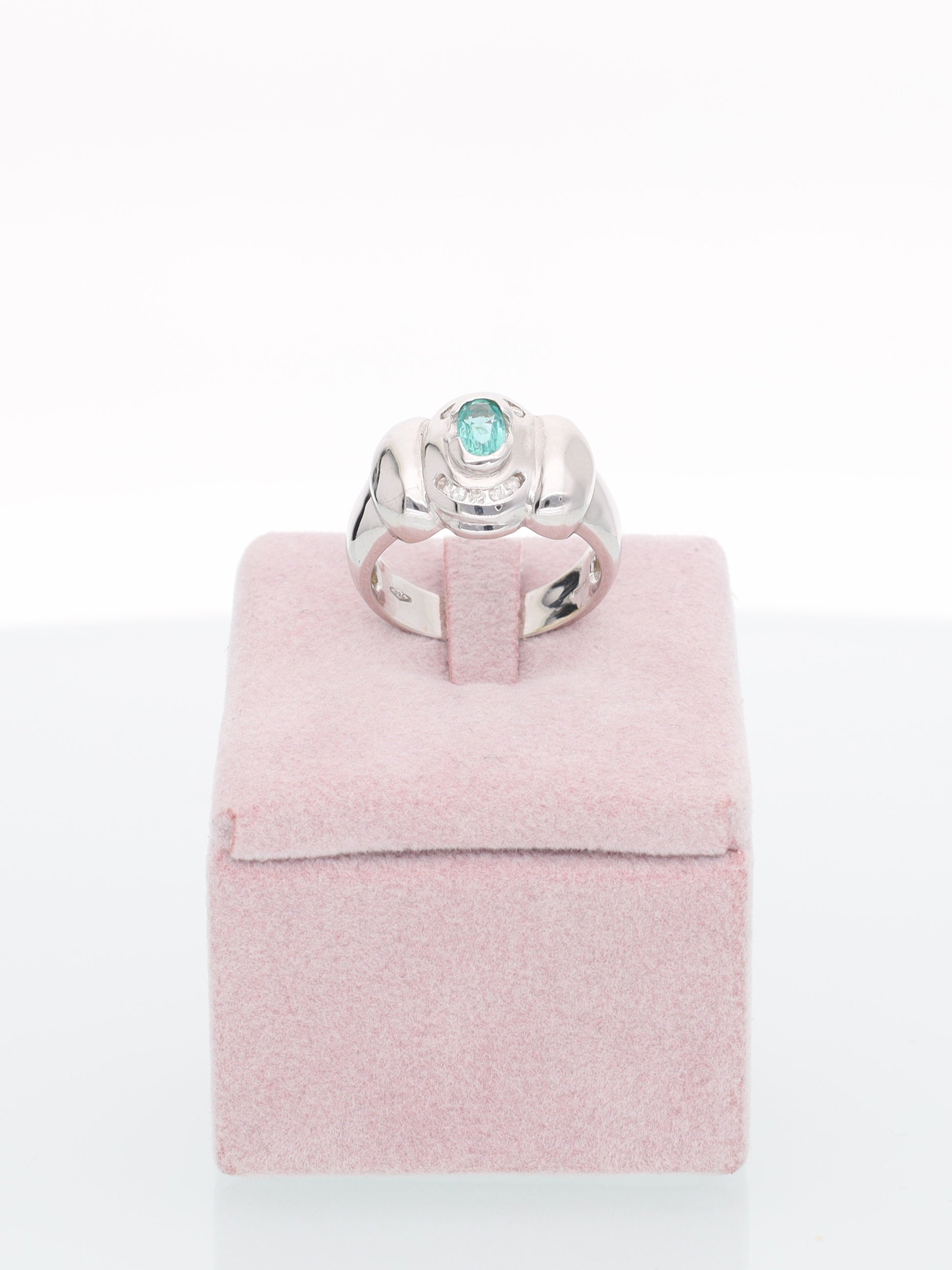 Anello vintage in oro bianco 18kt con smeraldo e Diamanti