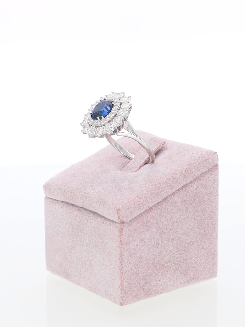 Anello margherita in Oro Bianco 18 kt con Zaffiro e Diamanti