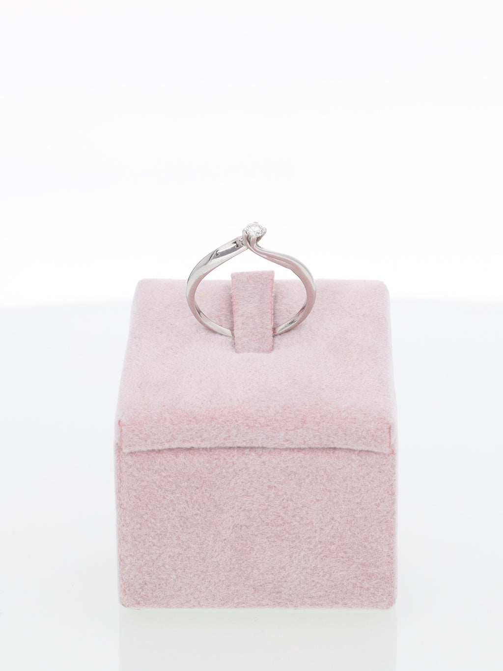 Anello solitario in oro bianco 18kt con diamante 0.05ct