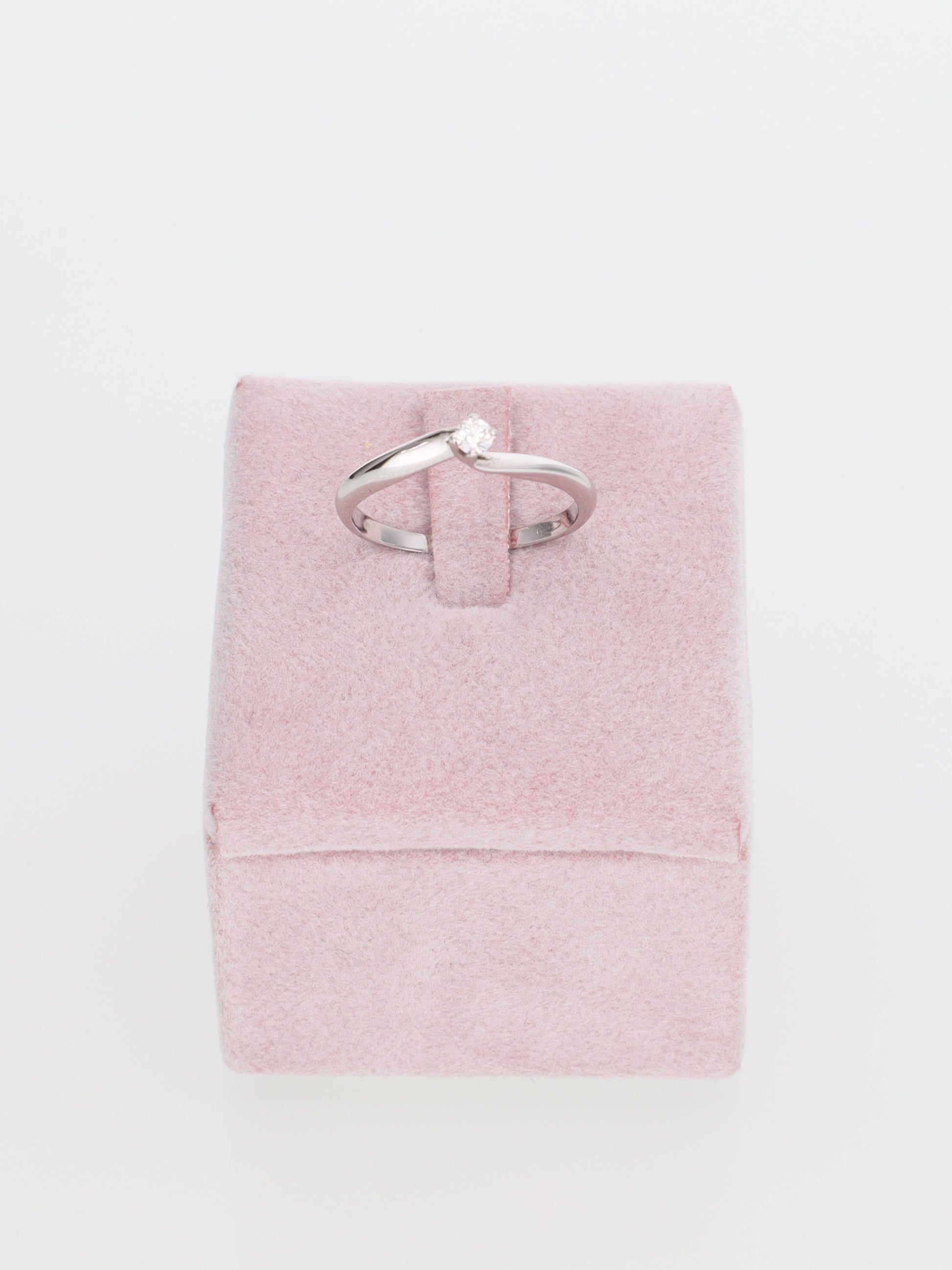 Anello solitario in oro bianco 18kt con diamante 0.05ct