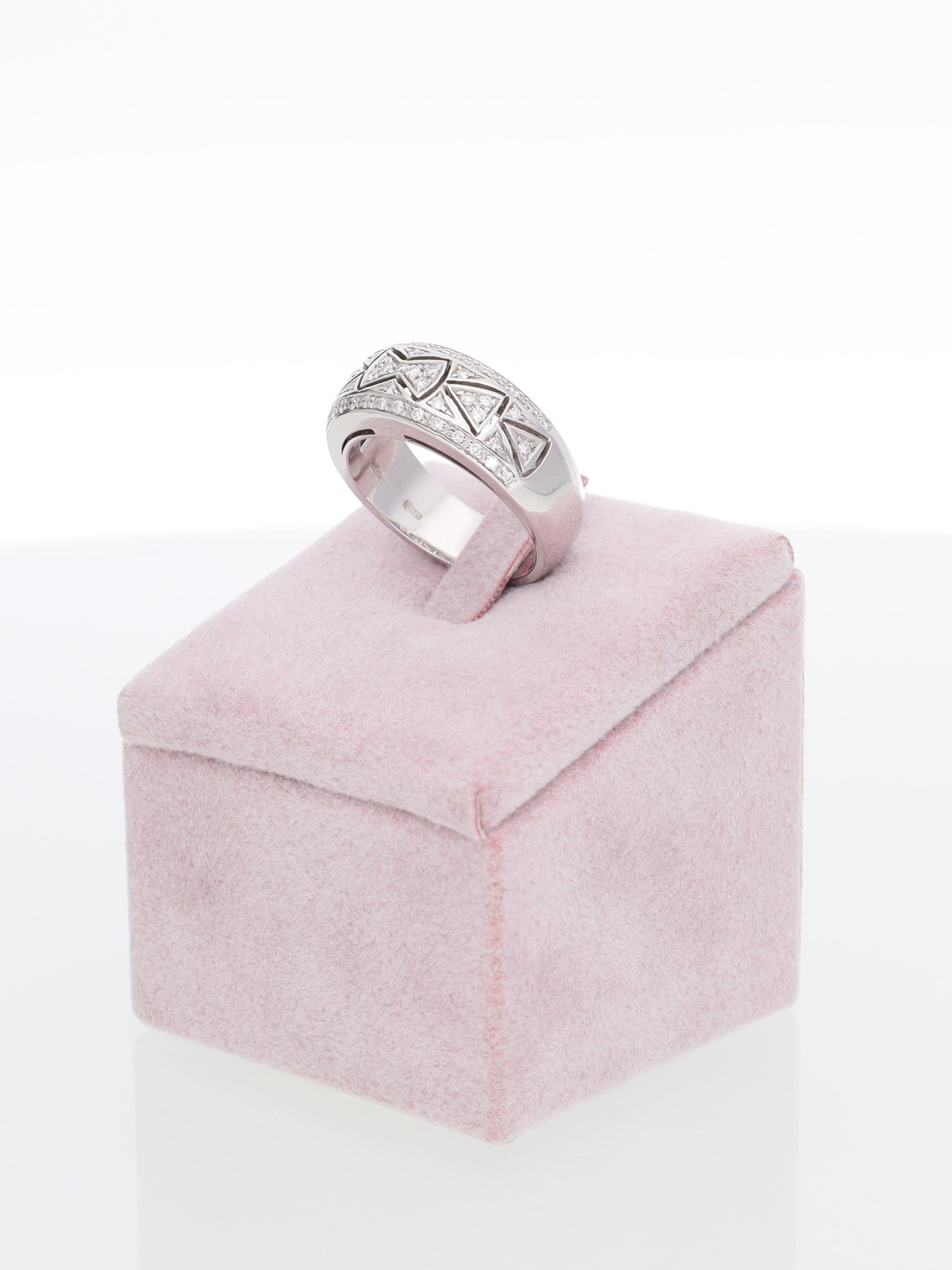 Anello in Oro Bianco 18 kt con Pavé di Diamanti