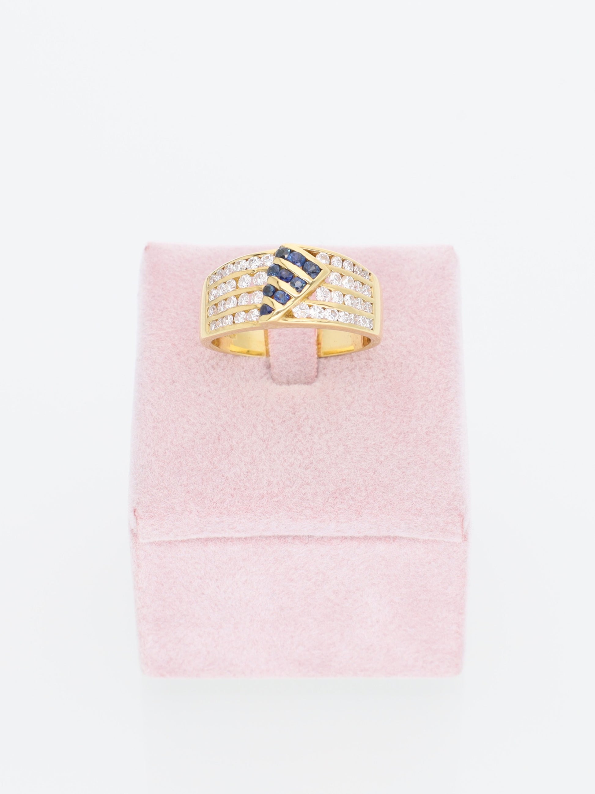 Anello in Oro Giallo 18kt con Zaffiri e Pavè di Diamanti