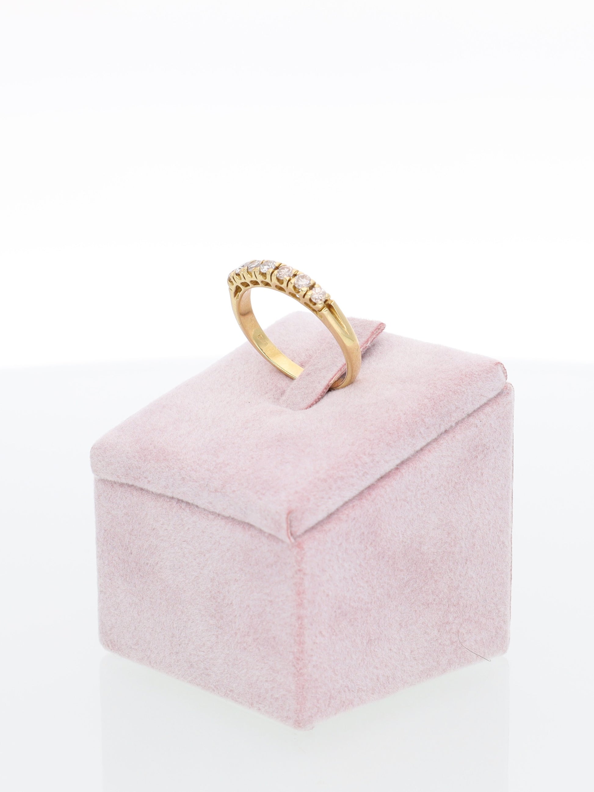 Anello Veretta in Oro Giallo 18 kt con 7 Diamanti a Riviera