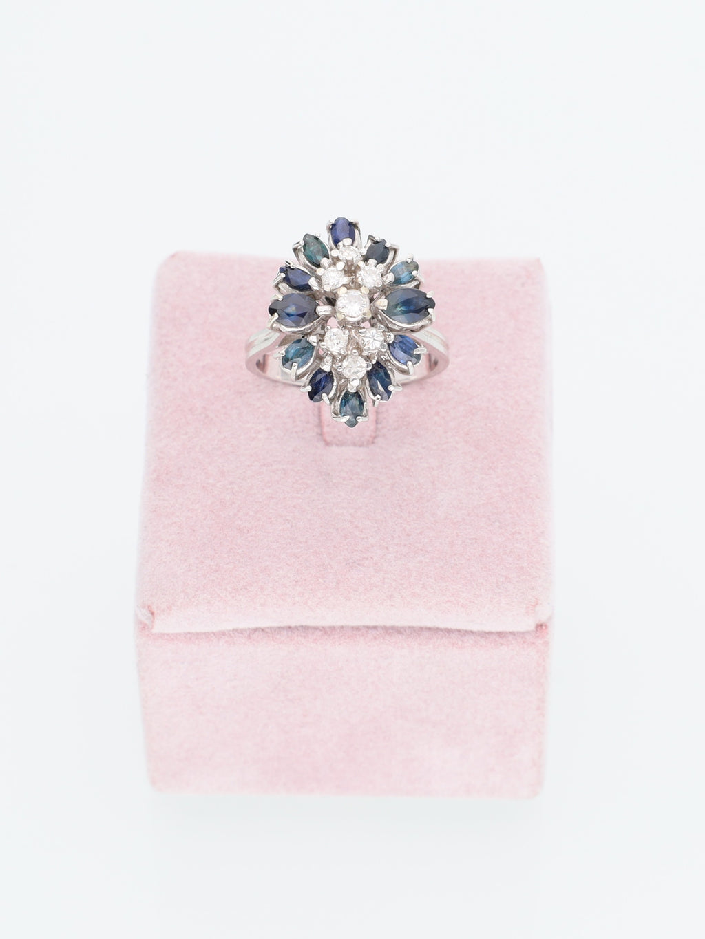 Anello in Oro Bianco 18 kt con Zaffiri e Diamanti