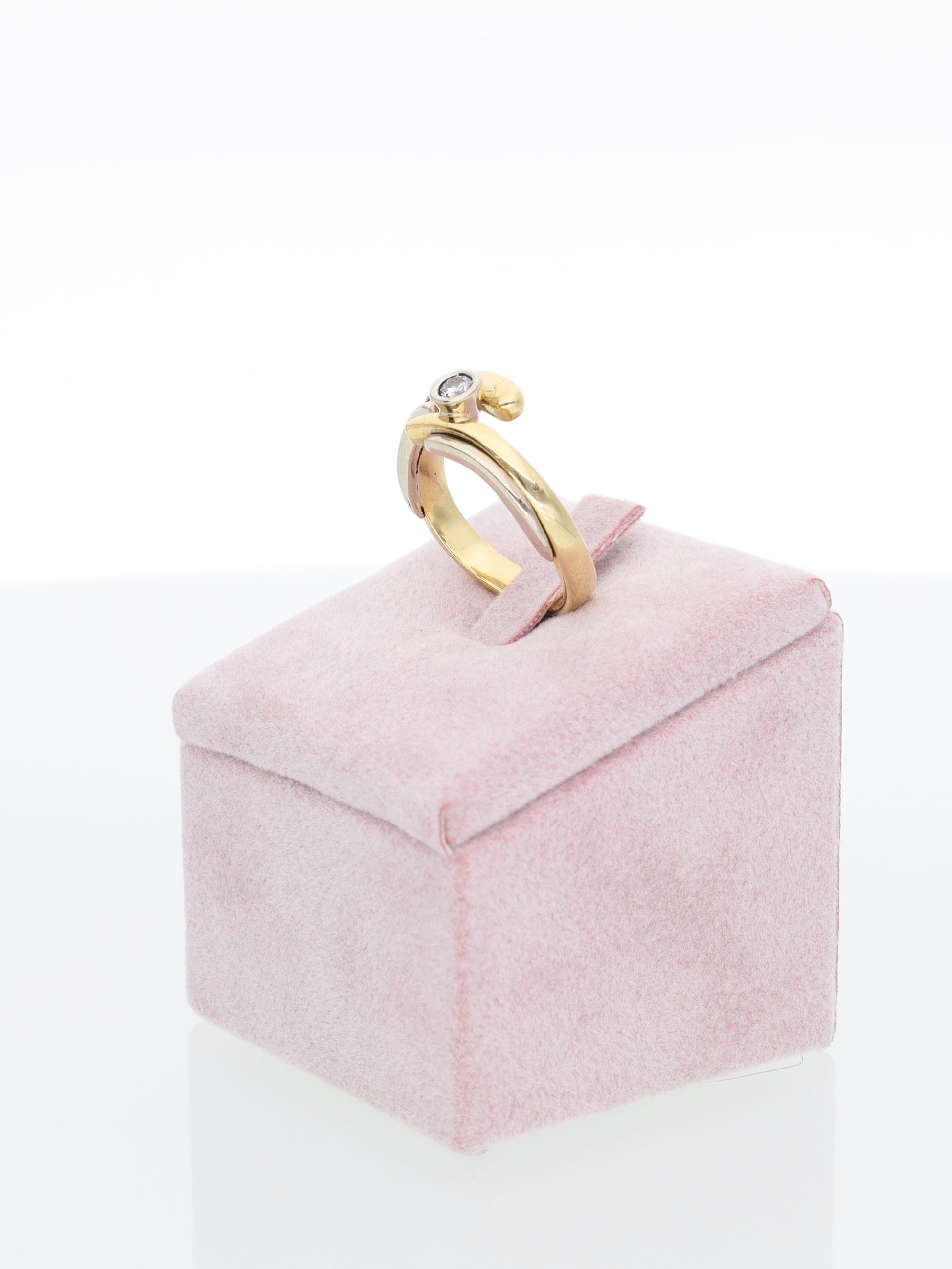 Anello Solitario in Oro Bianco e Giallo 18 kt con Diamante 0.08ct