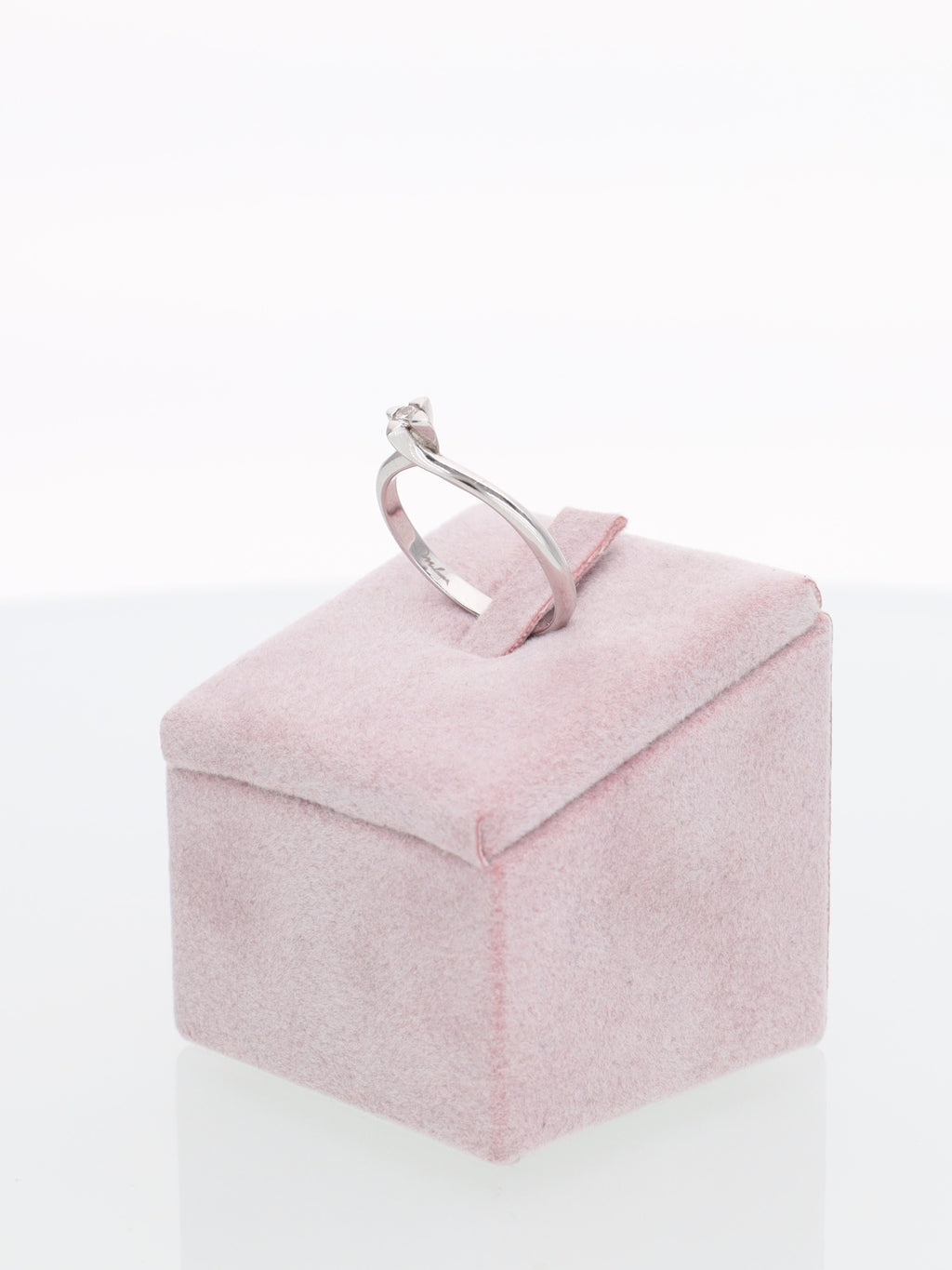 Anello Solitario a Stella in Oro Bianco 18 kt con Diamante 0.06ct