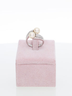 Anello contrariè in oro bianco 18kt con perle e brillanti