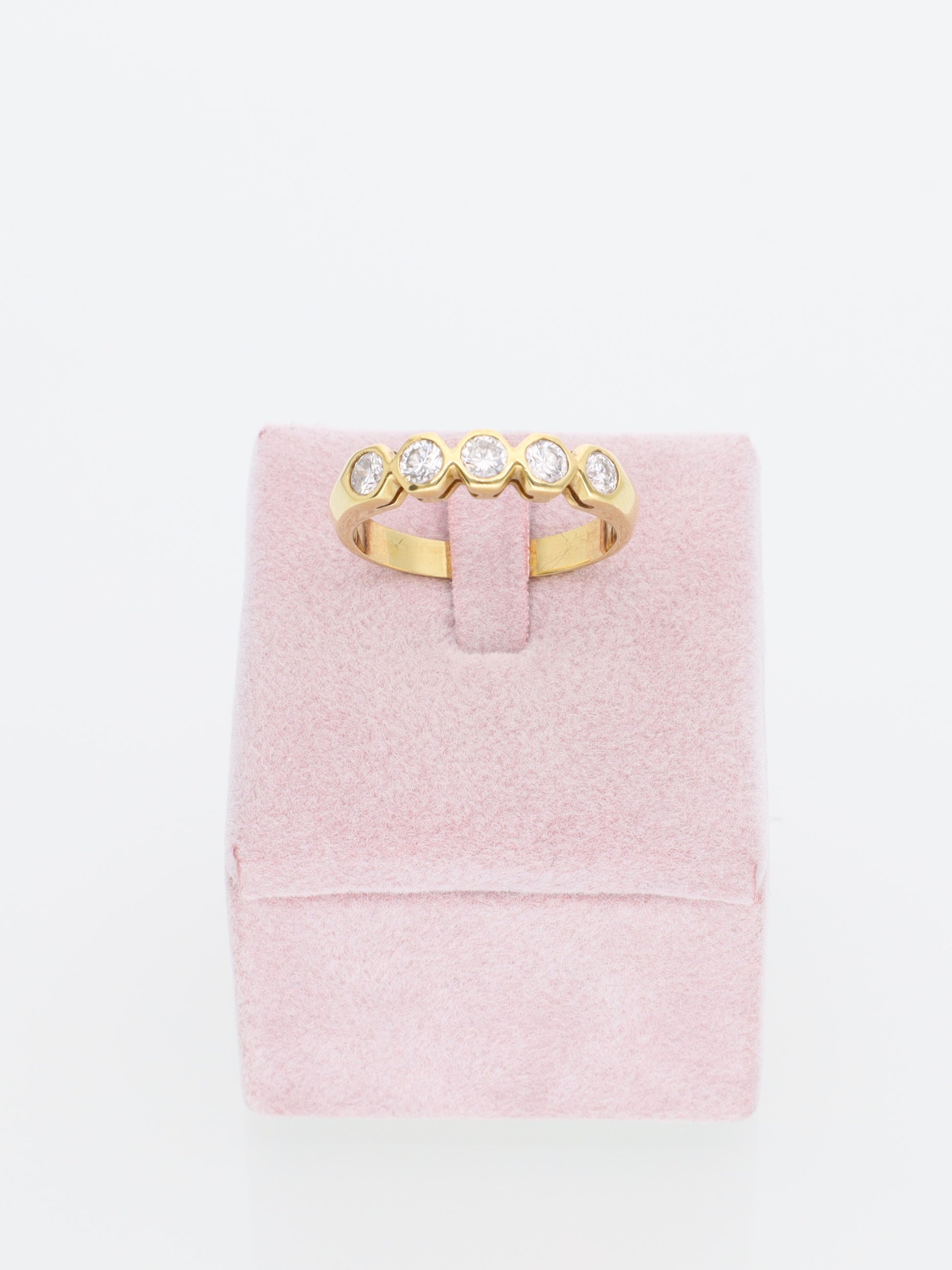 Anello veretta in oro giallo con diamanti