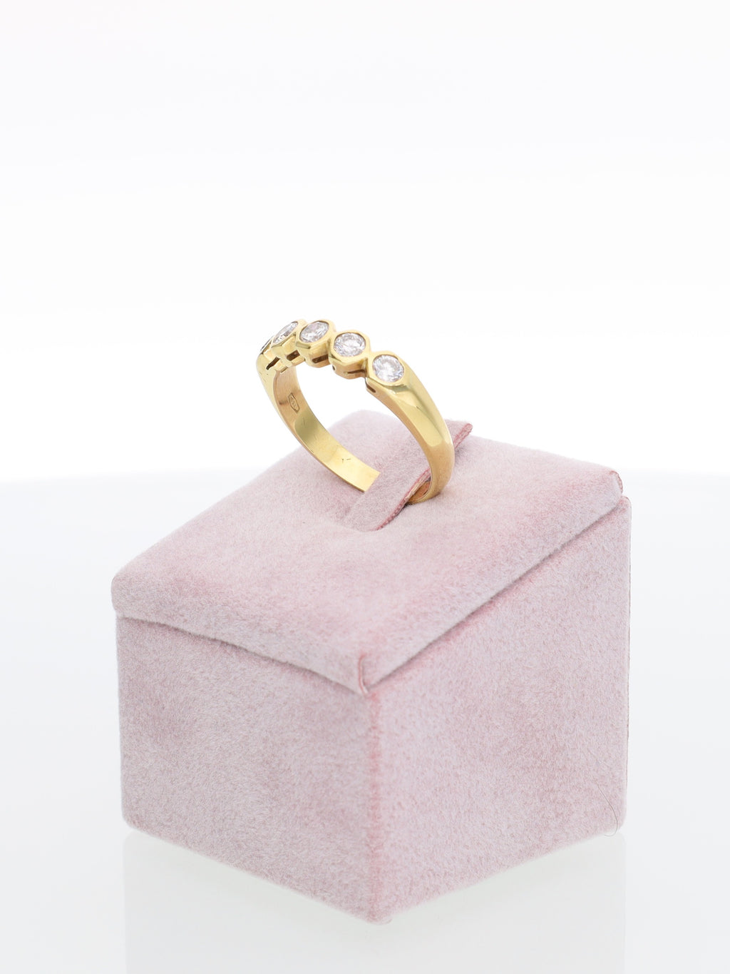 Anello veretta in oro giallo con diamanti