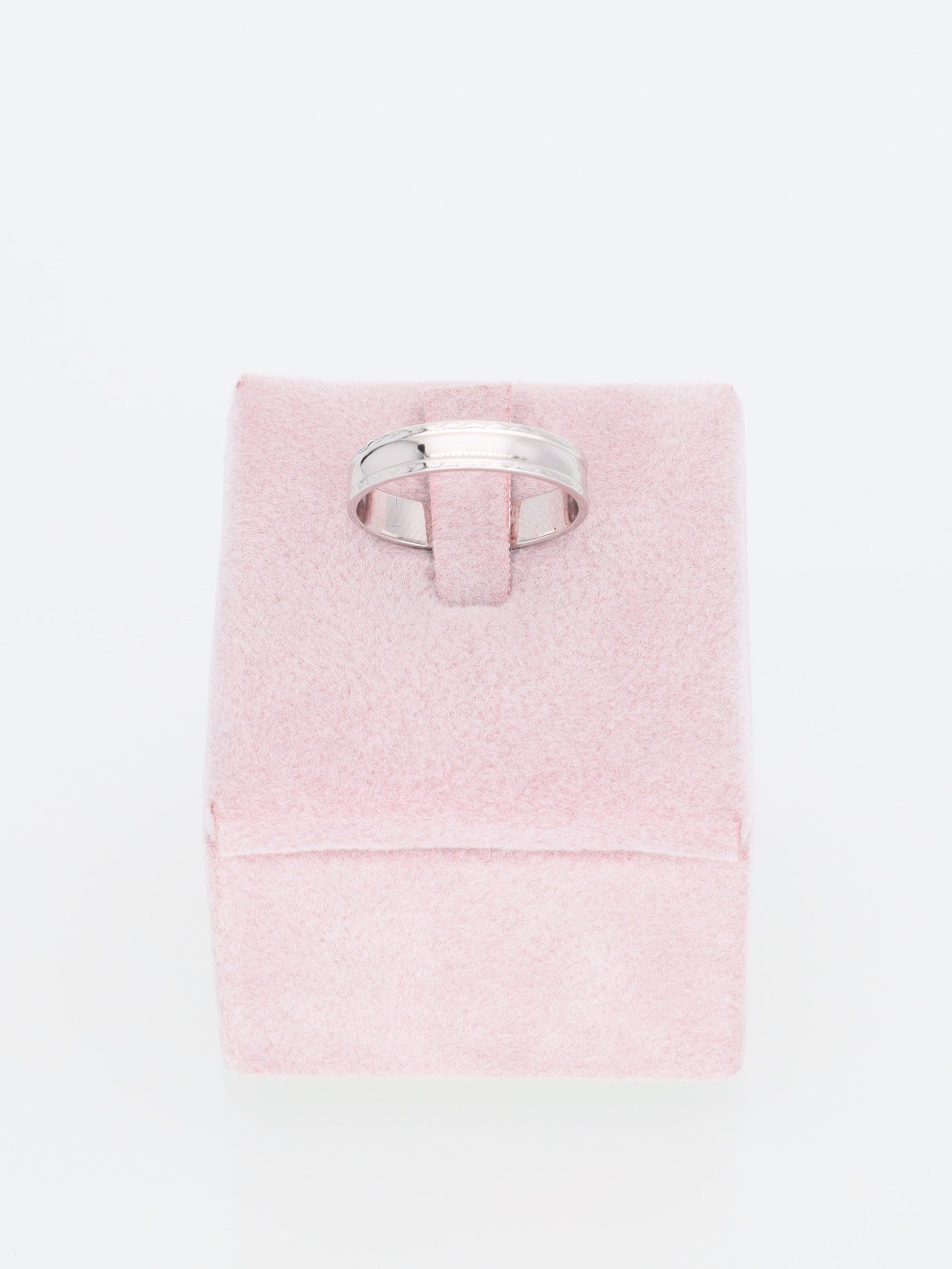 Anello fedina oro bianco con incisioni