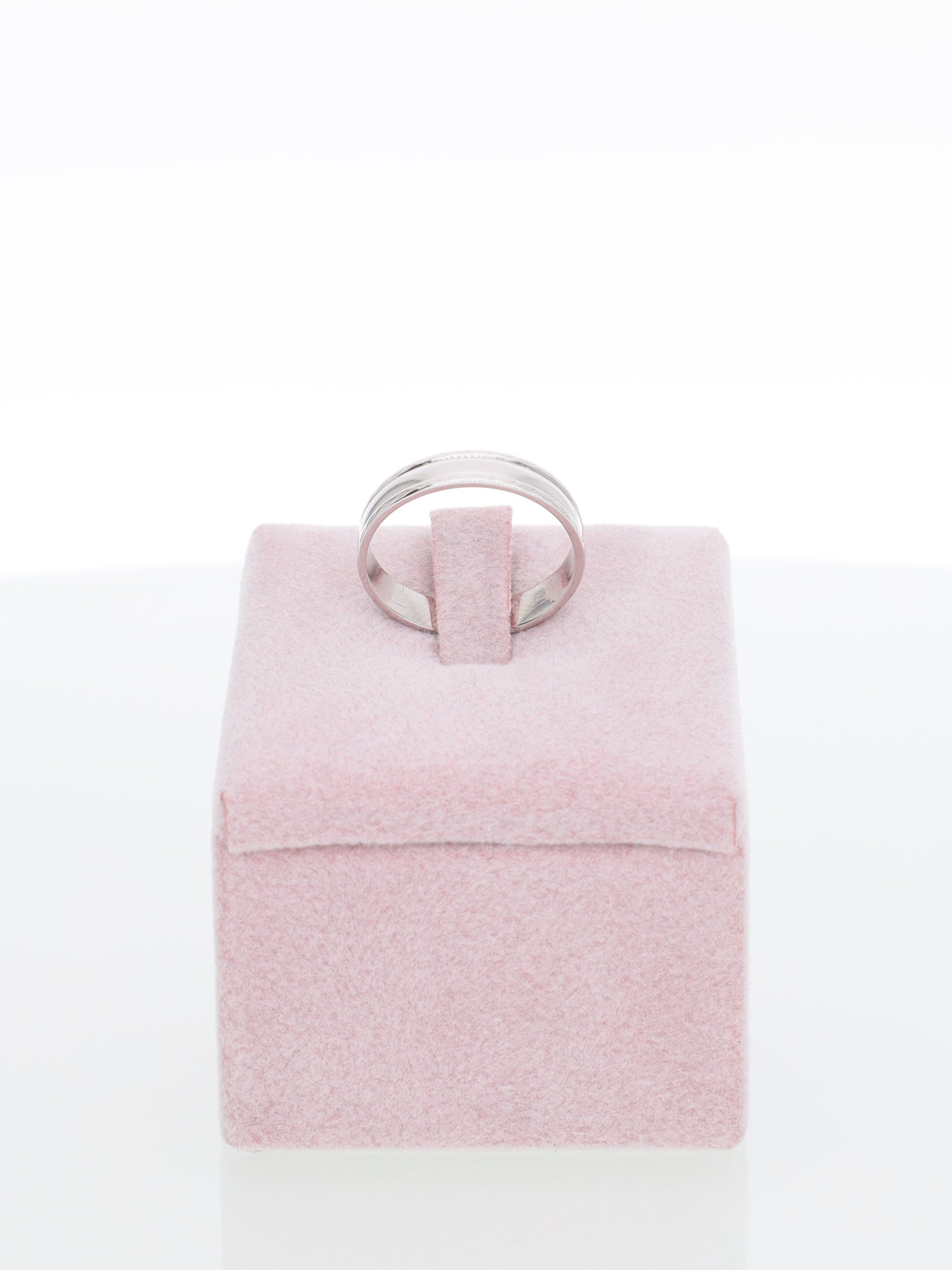 Anello fedina oro bianco con incisioni