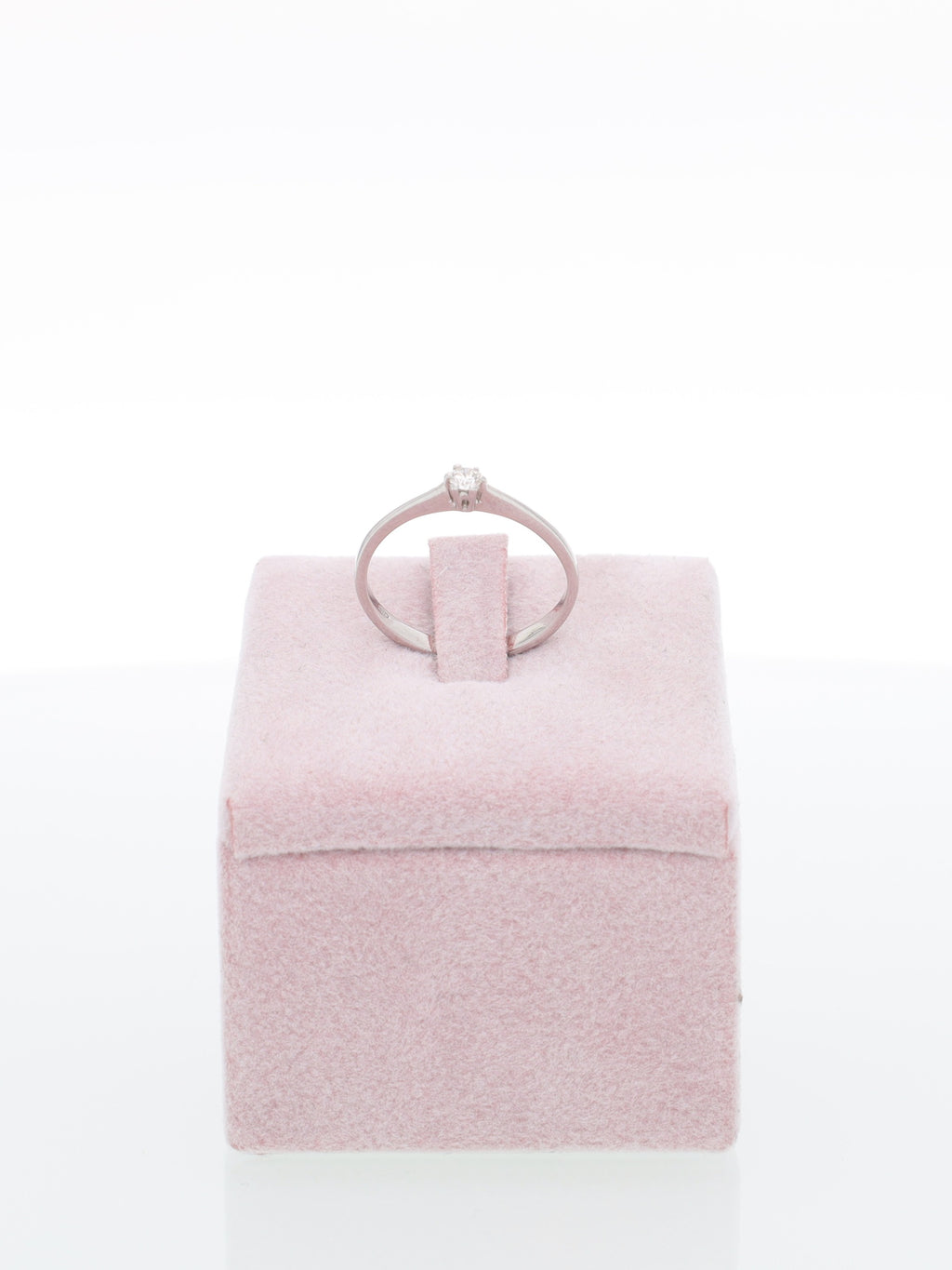 Anello Solitario in Oro Bianco 18kt con Diamante 0.05