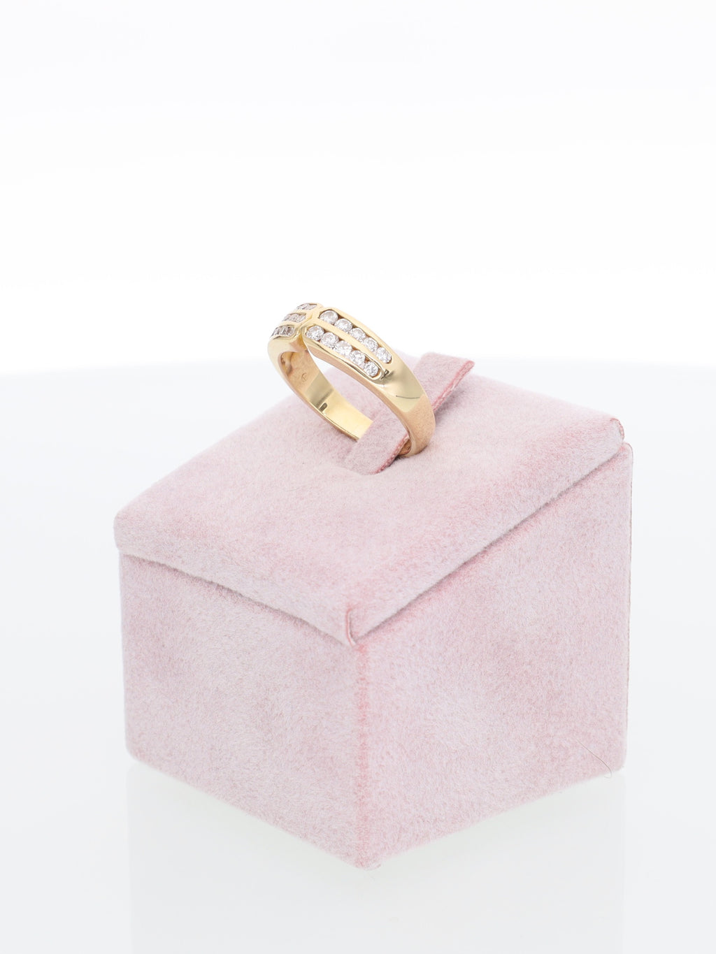 Anello in Oro Giallo con riviere di Diamanti