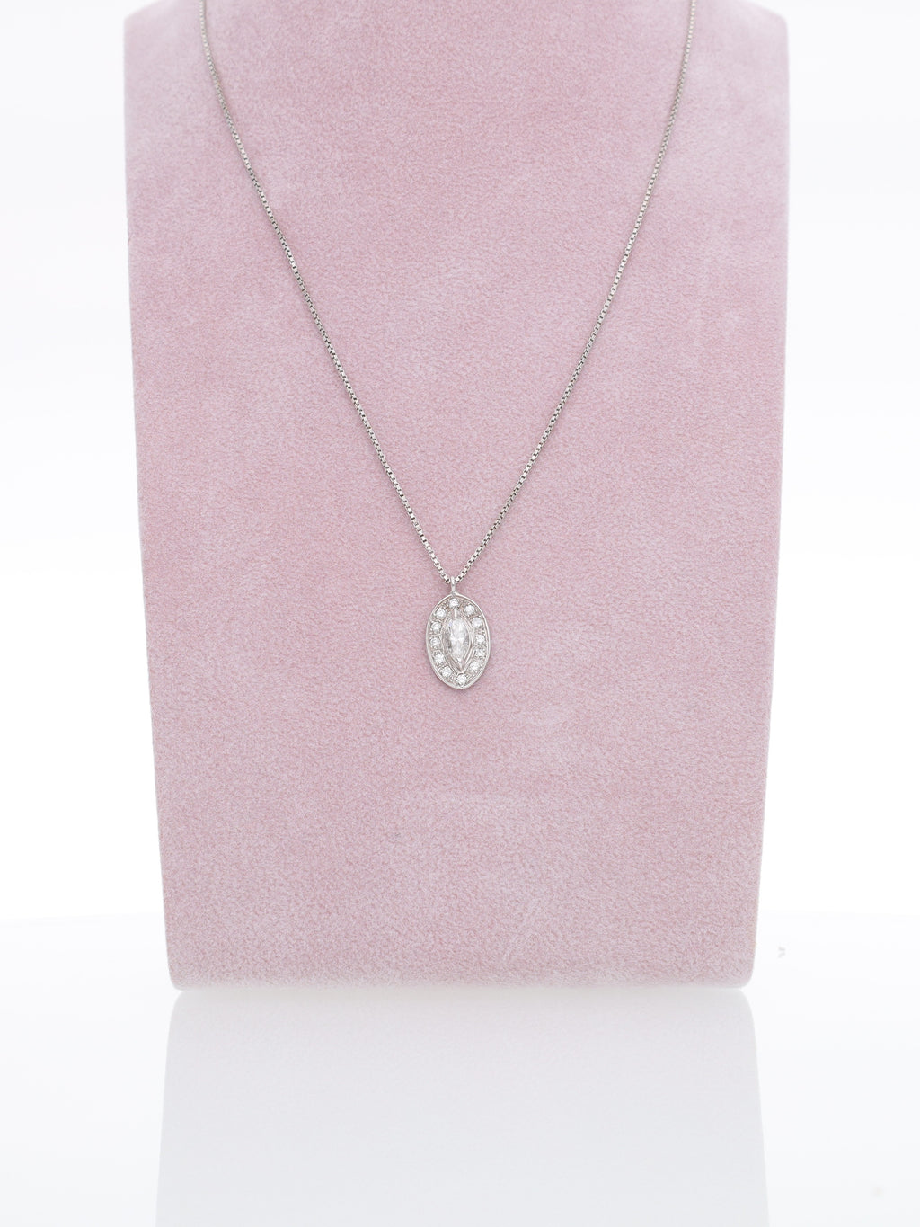 Catenina Vintage in Oro Bianco 18 kt con Ciondolo Ovale di Diamanti