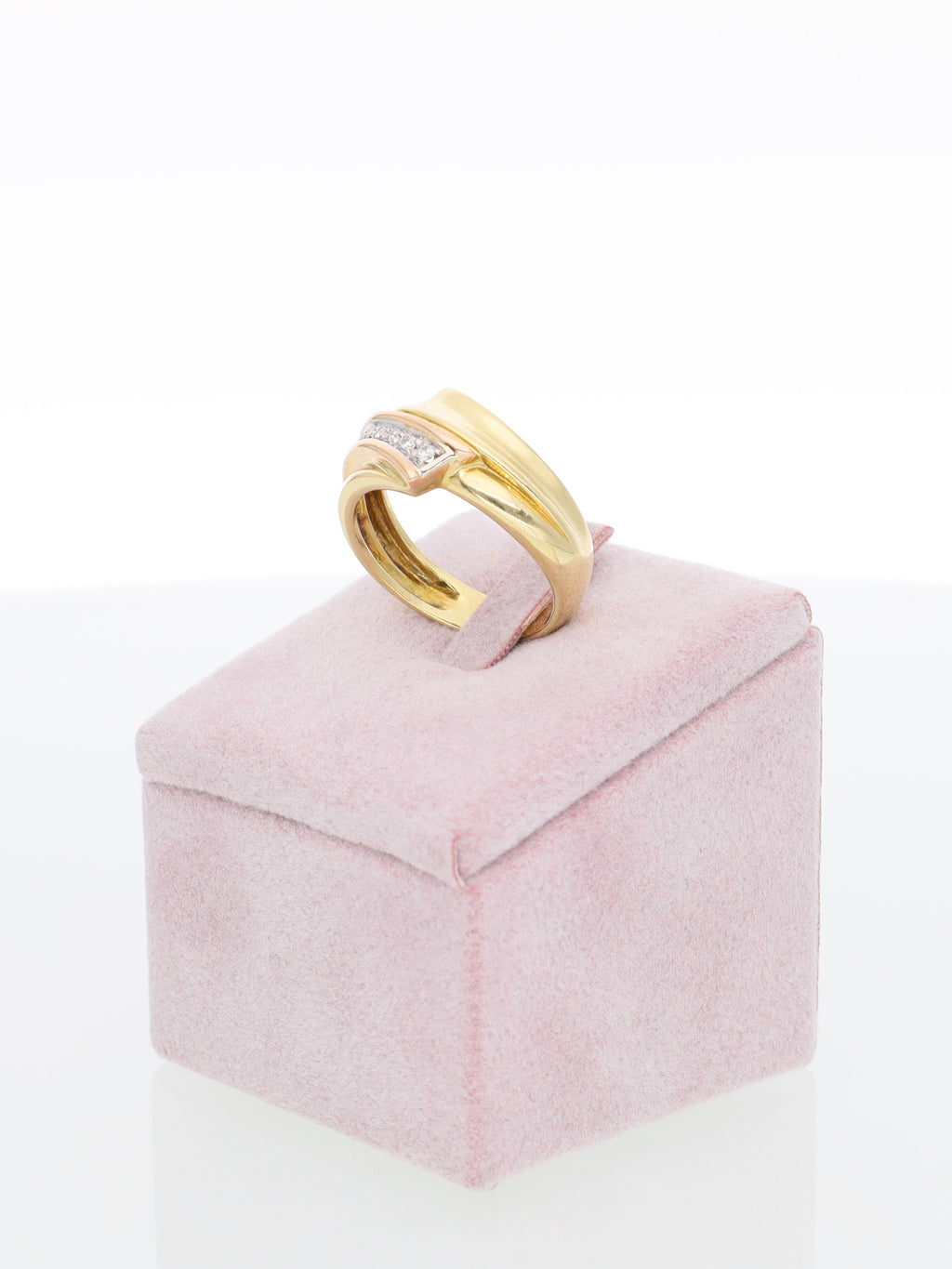 Anello contrariè in Oro Giallo con riviera diamanti