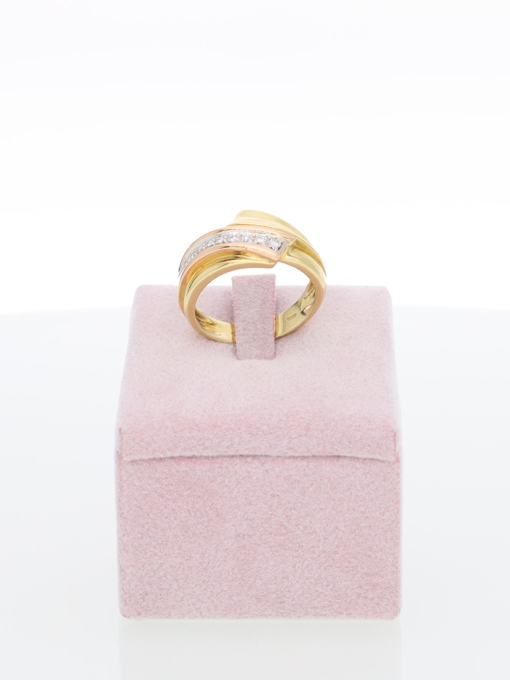 Anello contrariè in Oro Giallo con riviera diamanti