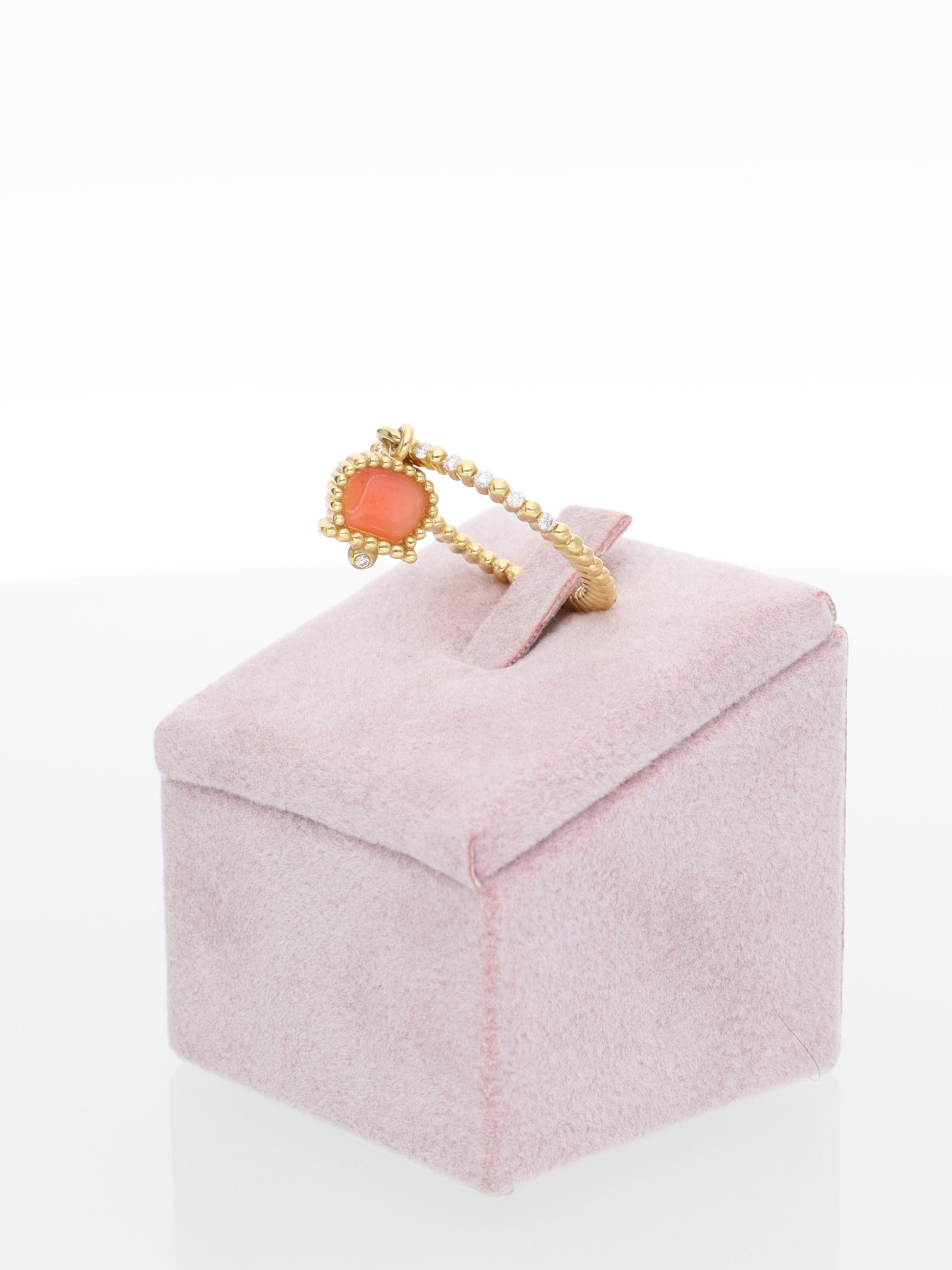 Anello Oro Giallo 18 kt "Chantecler" con Diamanti e corallo