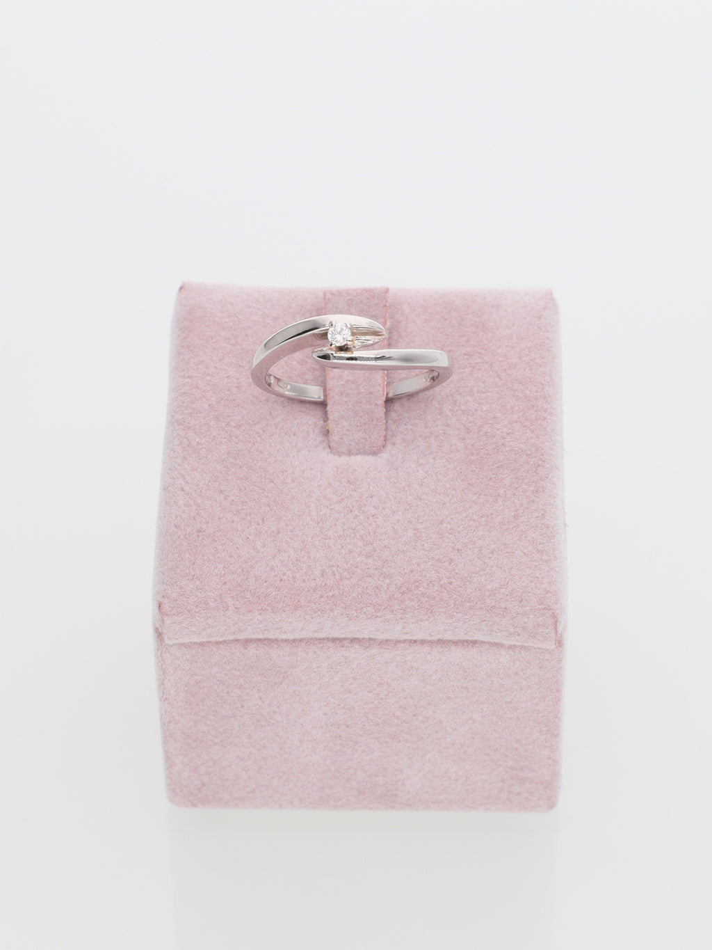 Anello solitario contrariè in oro bianco 18kt con diamante