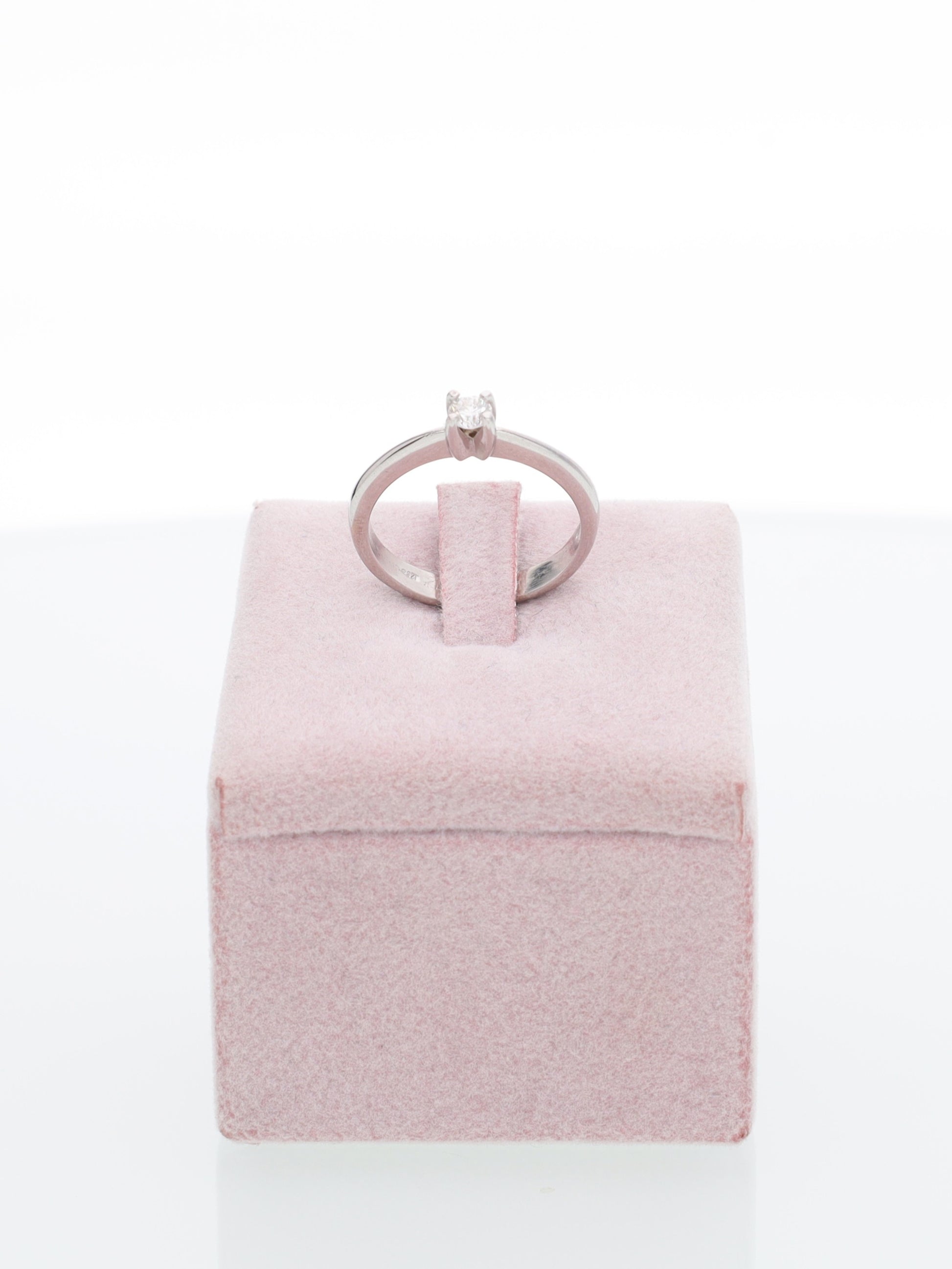 Anello Solitario in Oro Bianco 18kt con Diamante 0.10ct