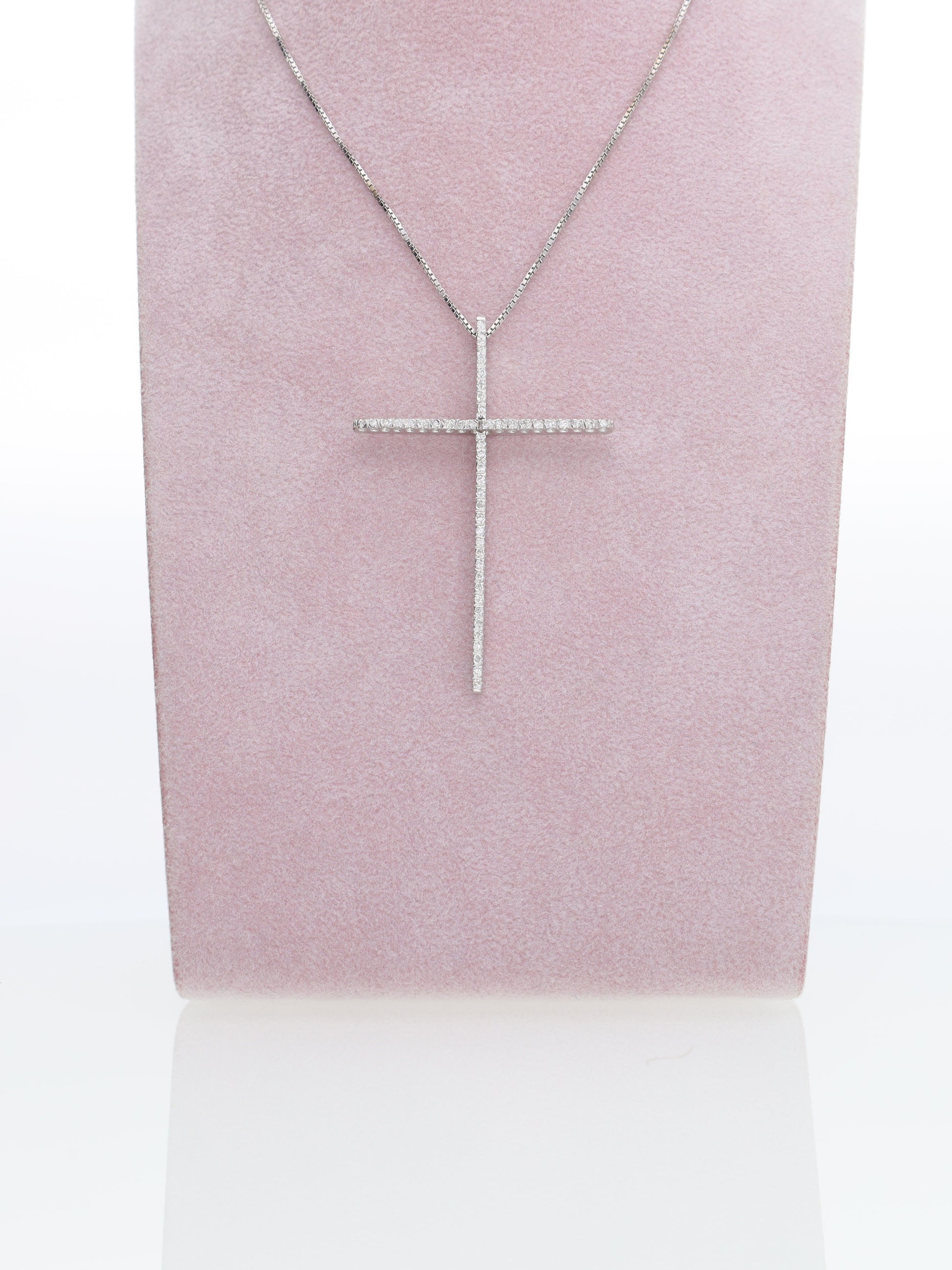 Collana oro bianco 18kt con ciondolo a croce diamantata