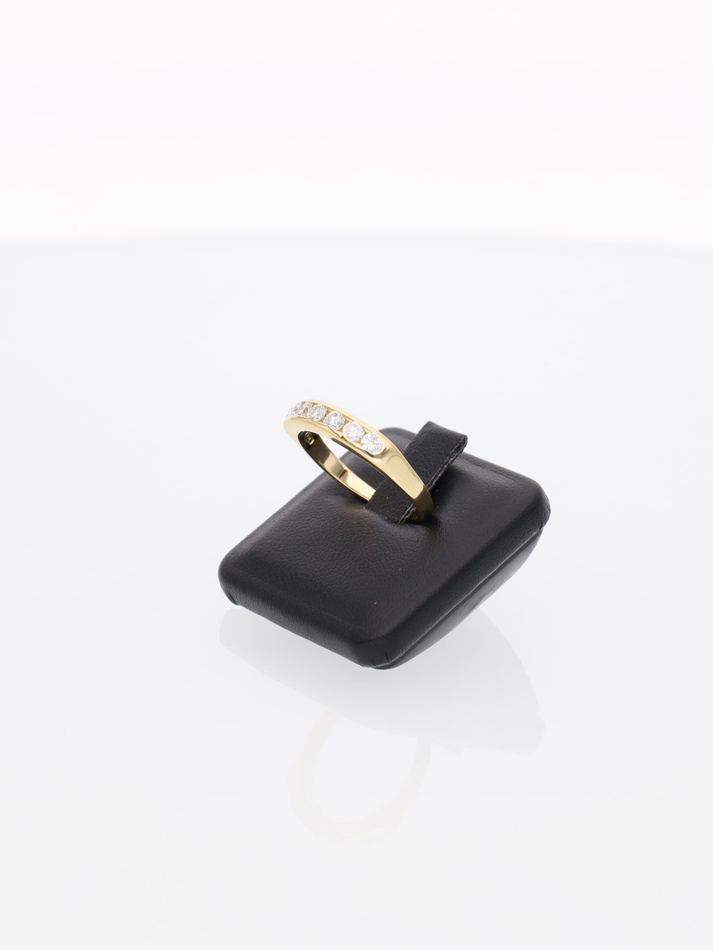 Anello Veretta in Oro Giallo 18 kt con 7 Brillanti a binario