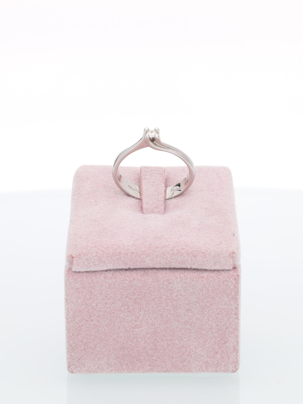 Anello Solitario in Oro Bianco 18 kt con Diamante 0.05ct