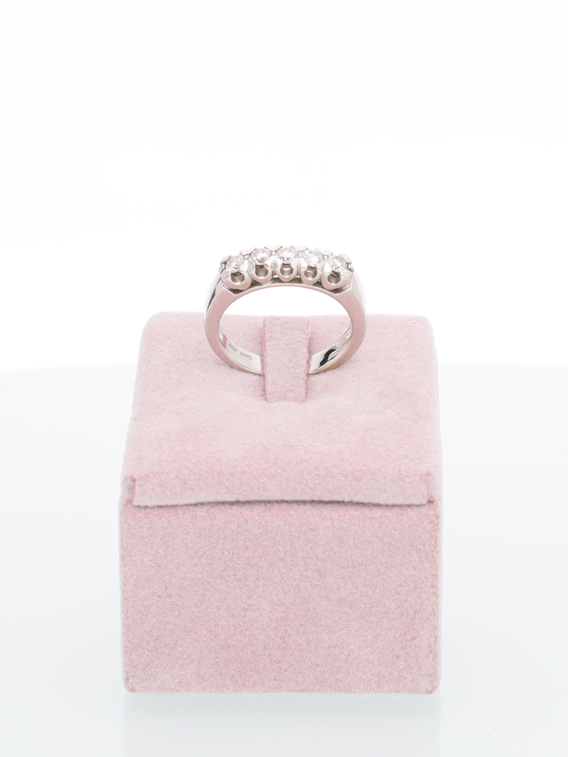 Anello veretta in Oro Bianco 18kt con 5 Diamanti - incastonatura a cuore