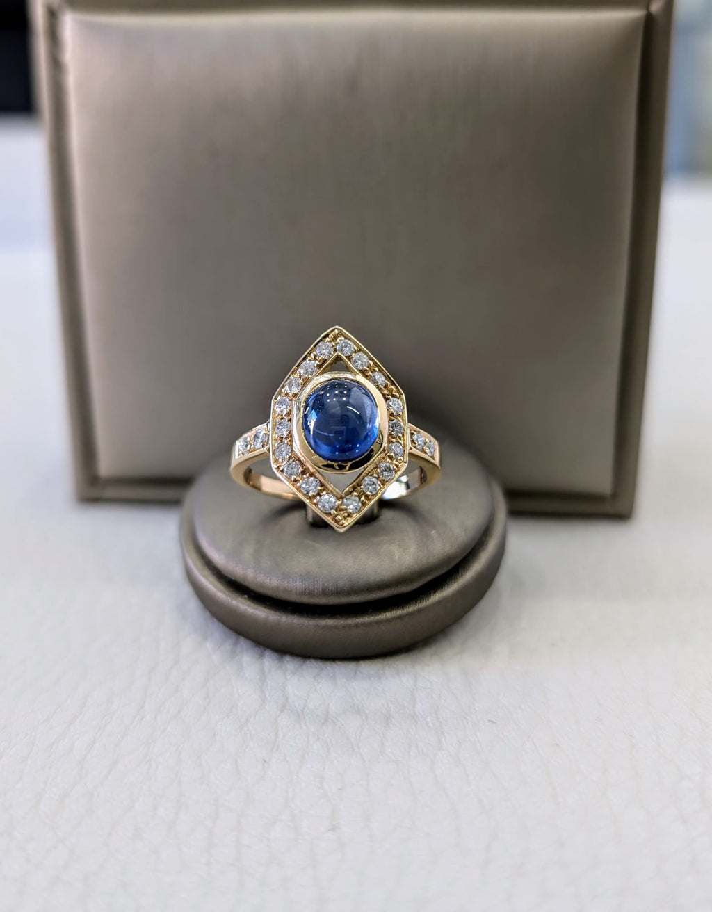 Anello Vintage in Oro Giallo 18 kt con Cianite e Diamanti