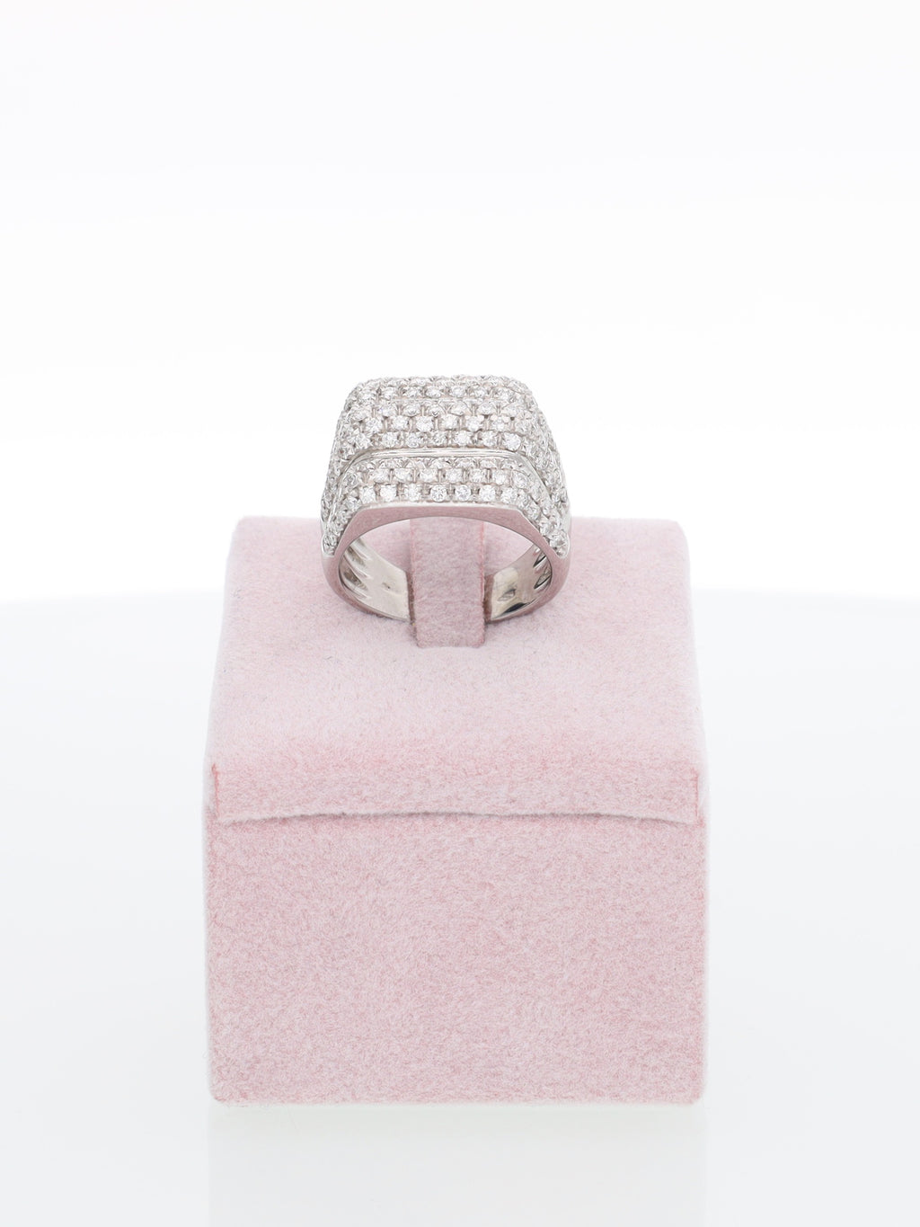 Anello a Fascia in Oro Bianco 18kt con Pavè di Diamanti