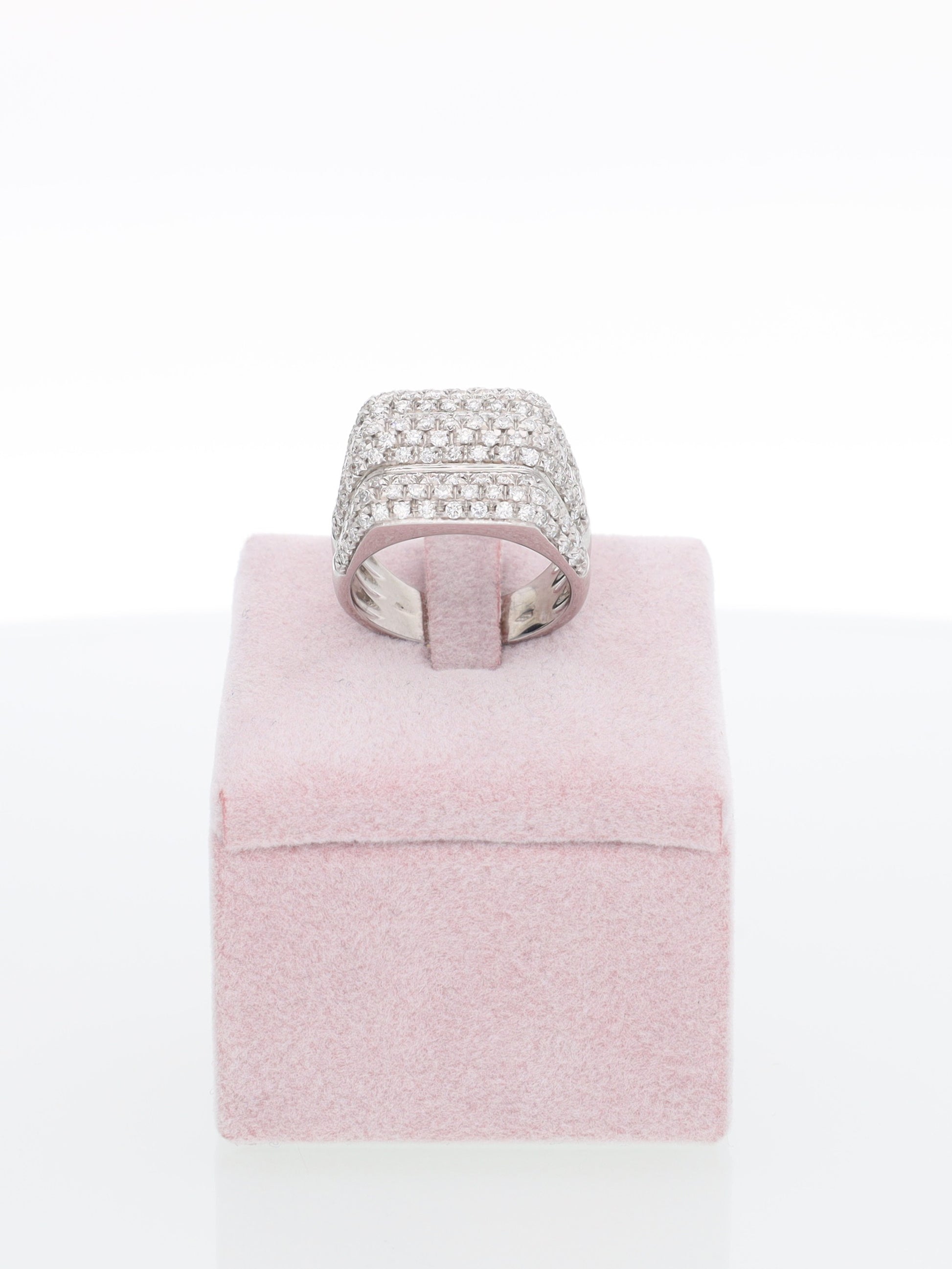 Anello a Fascia in Oro Bianco 18kt con Pavè di Diamanti