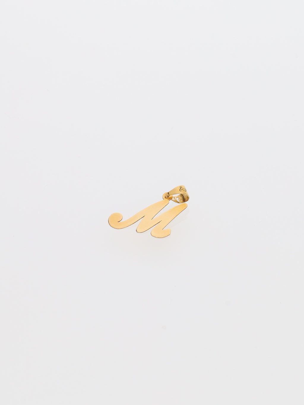 Ciondolo lettera M in oro giallo 18kt