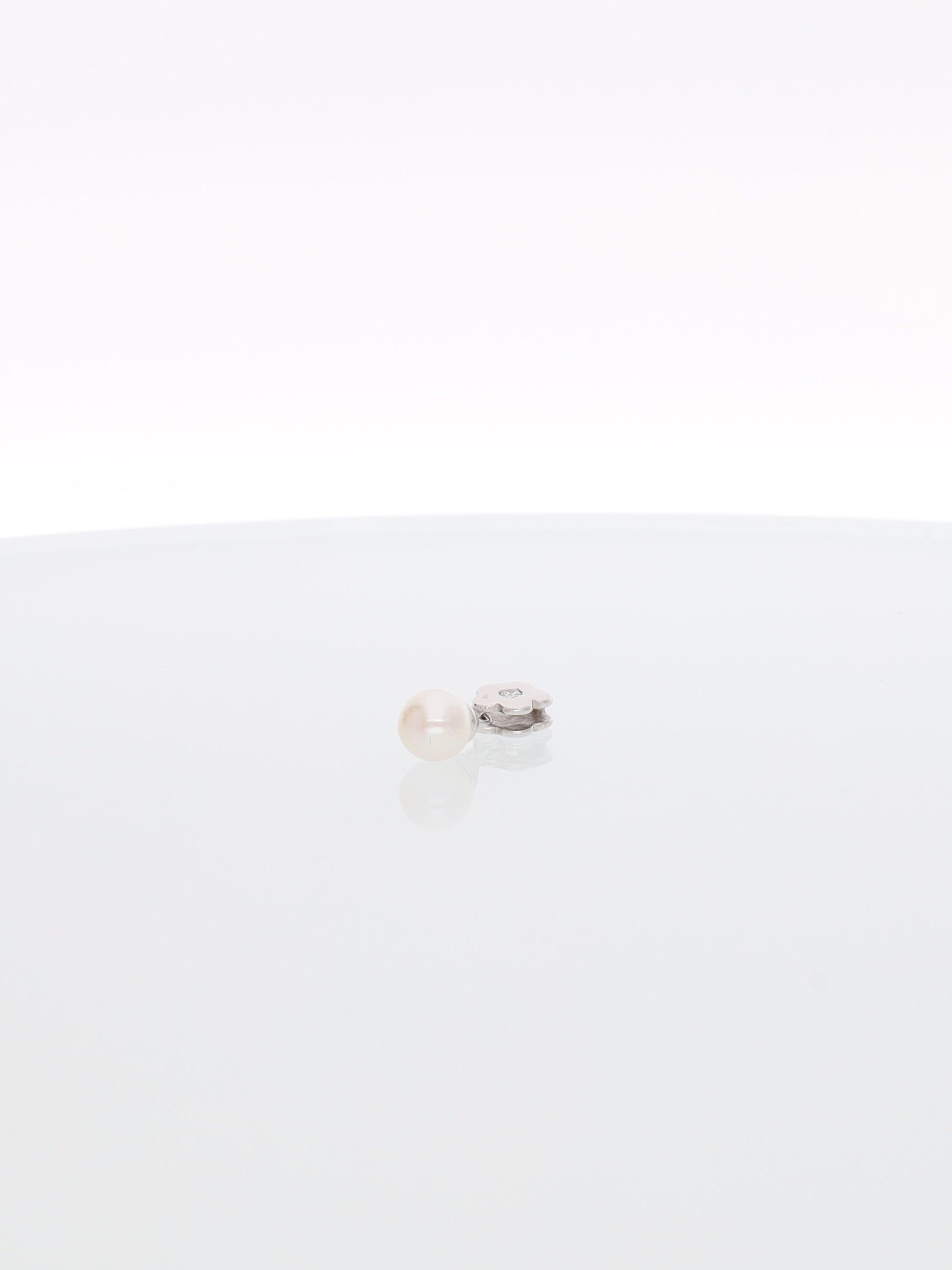 Ciondolo Margherita in Oro Bianco 18 kt con perla e Diamante 0.05ct