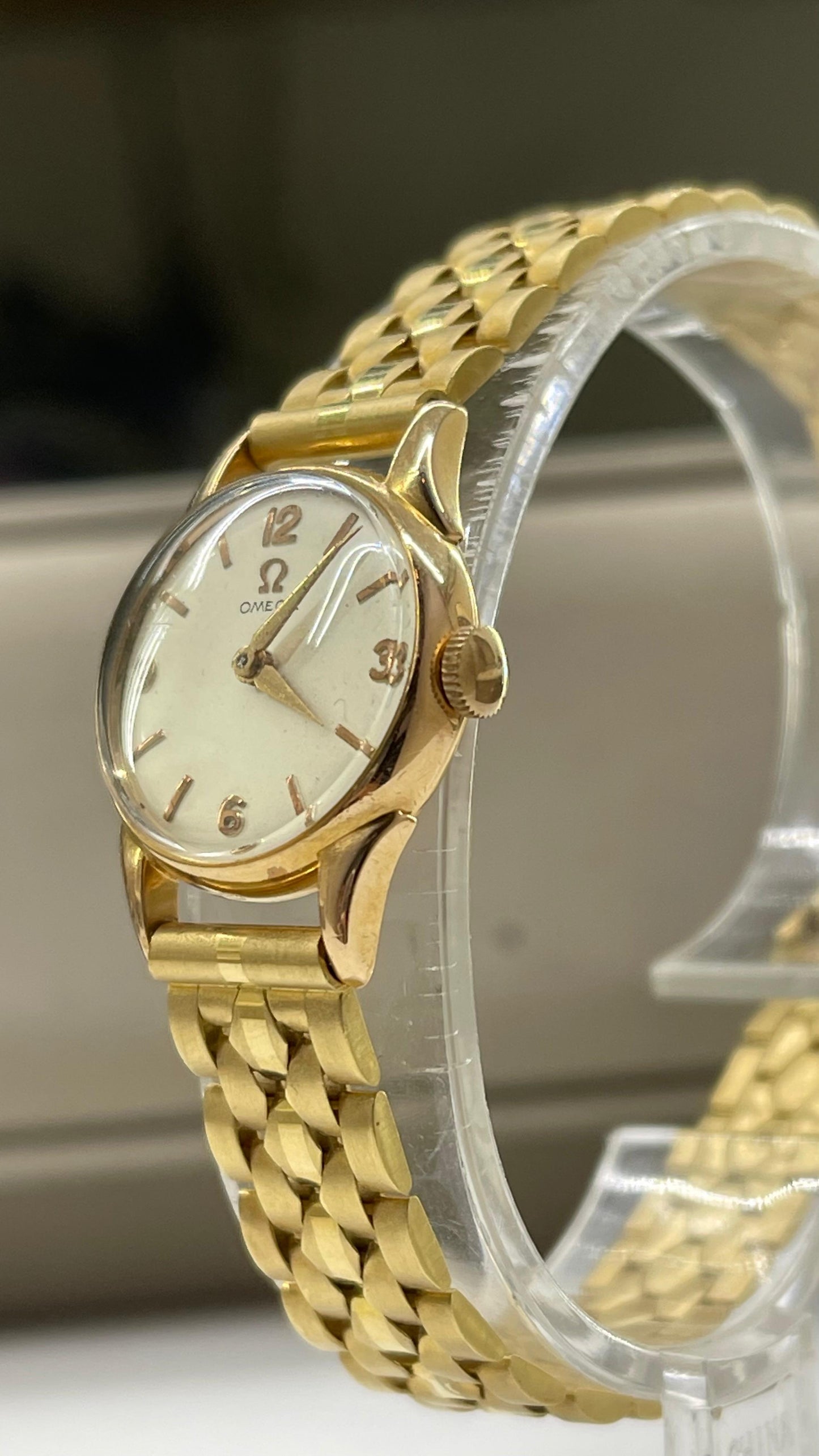 Omega Classic vintage lady full gold