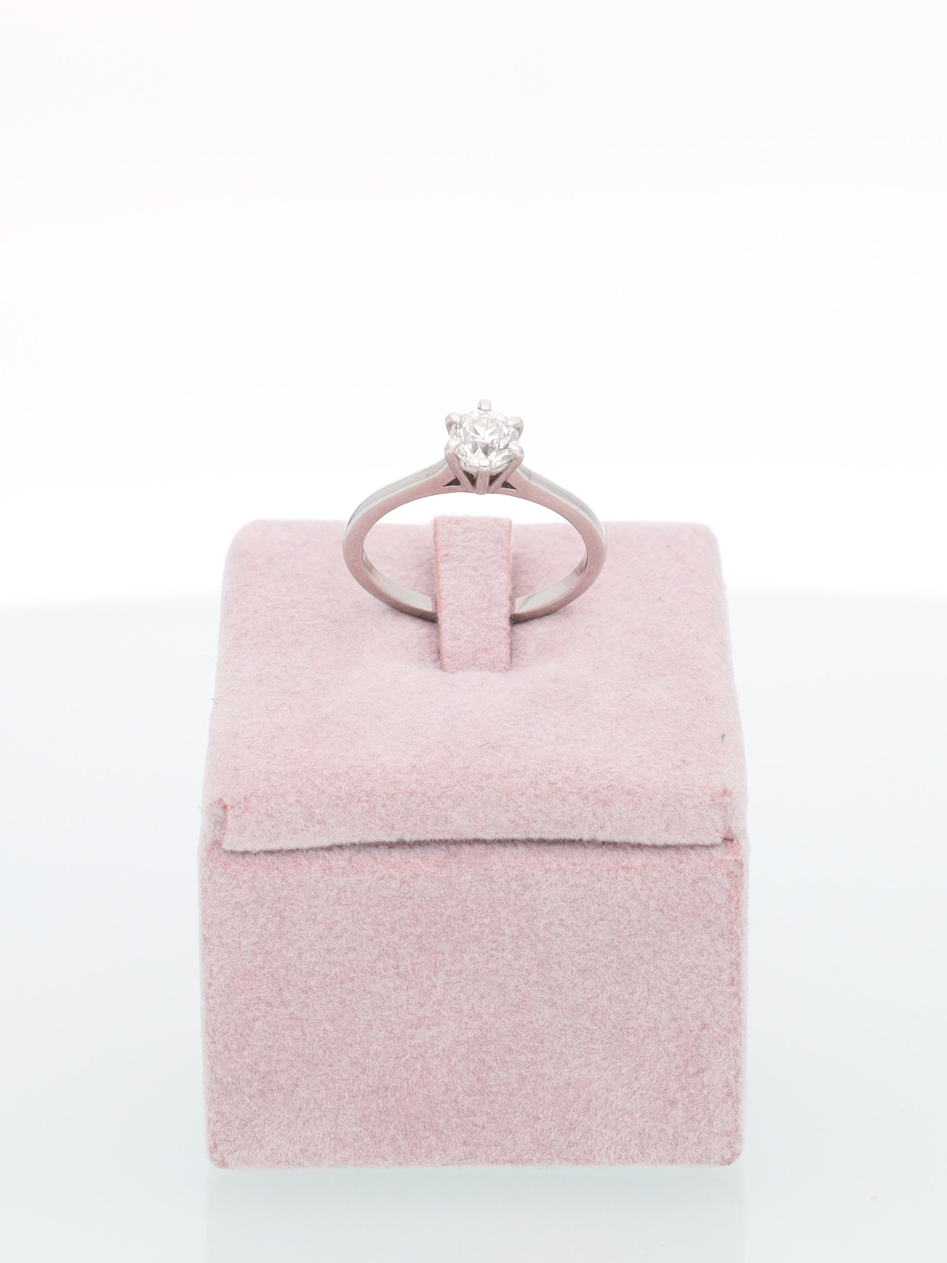 Anello Solitario in Oro Bianco 18kt con Diamante taglio americano 0.17ct