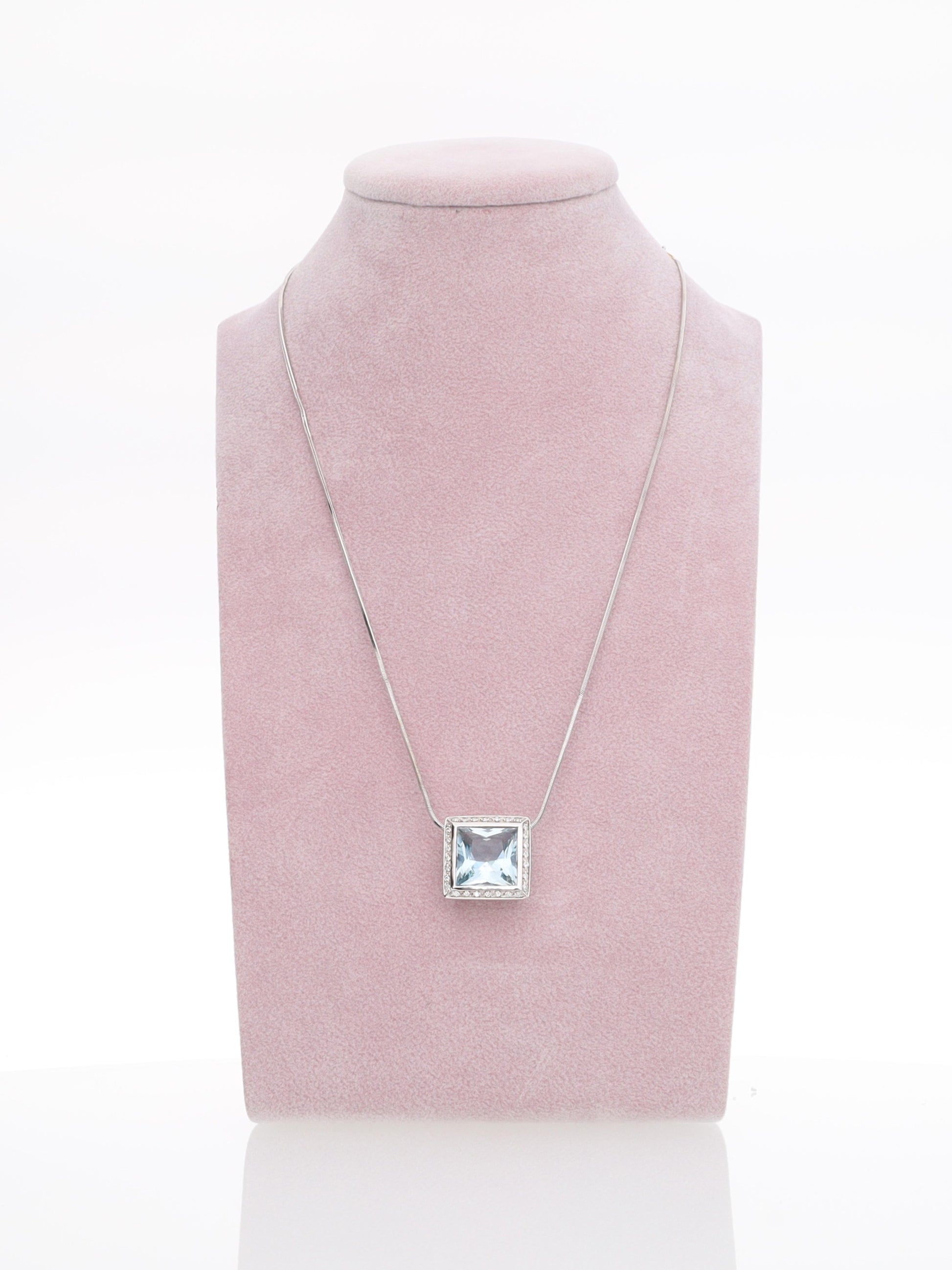 Catenina in Oro Bianco 18 kt con Ciondolo Acquamarina e Diamanti