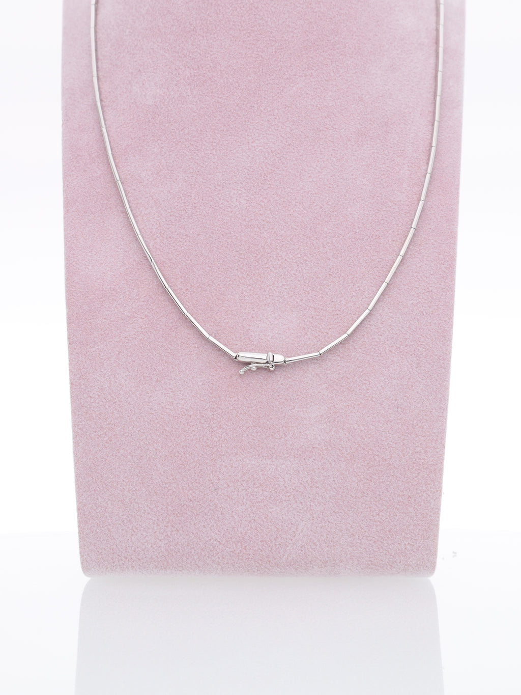 Collana Girocollo Semirigido in Oro Bianco 18 kt con Fantasia di Diamanti