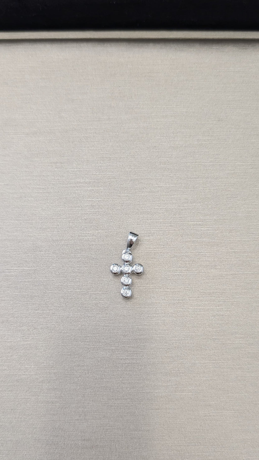 Ciondolo croce con brillanti oro bianco 18kt