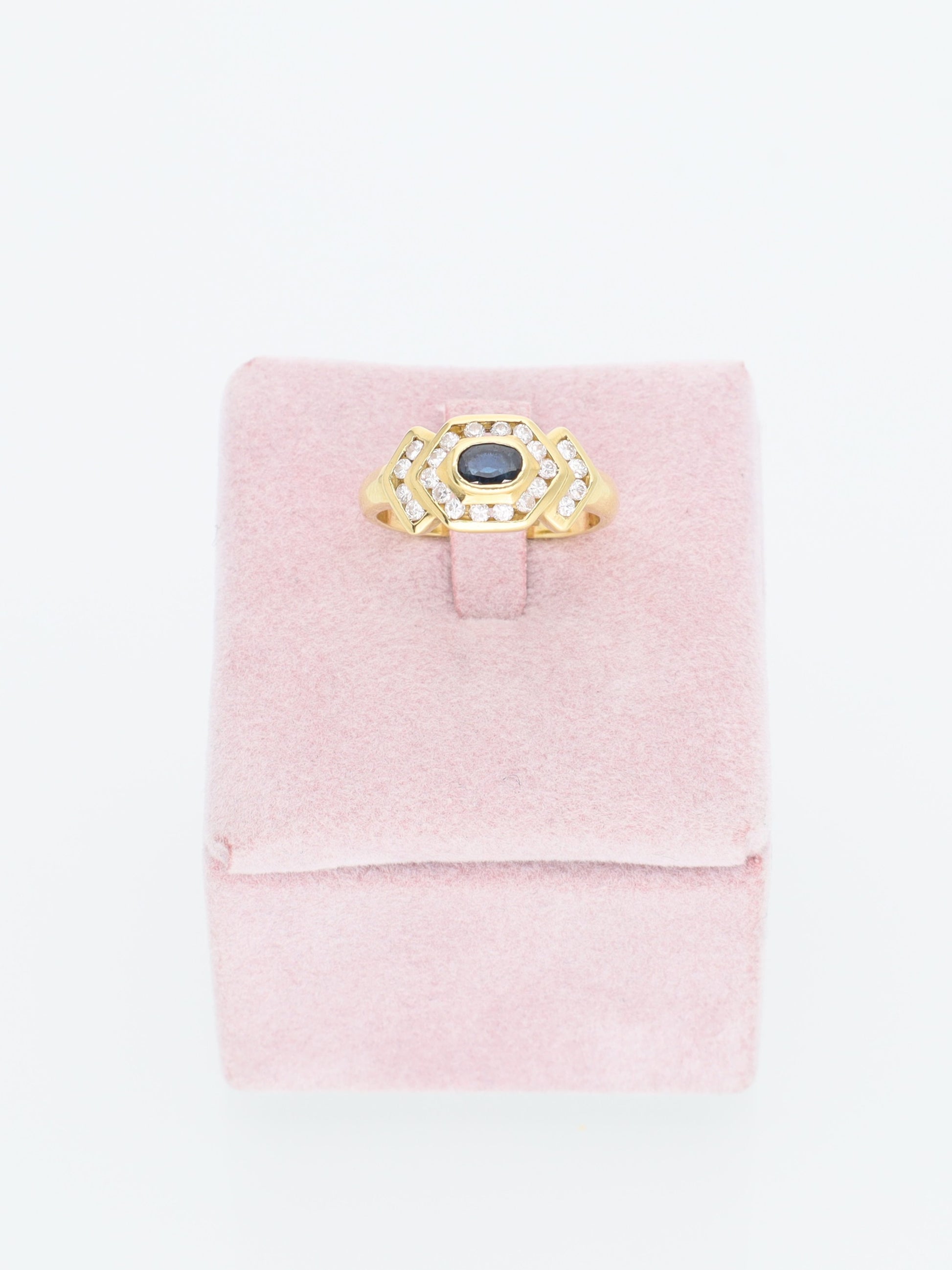 Anello Solitario in Oro Giallo 18 kt con Zaffiro e Diamanti