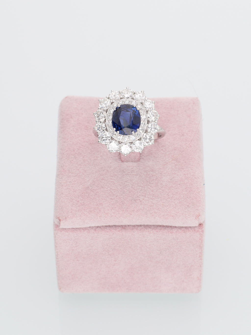 Anello margherita in Oro Bianco 18 kt con Zaffiro e Diamanti