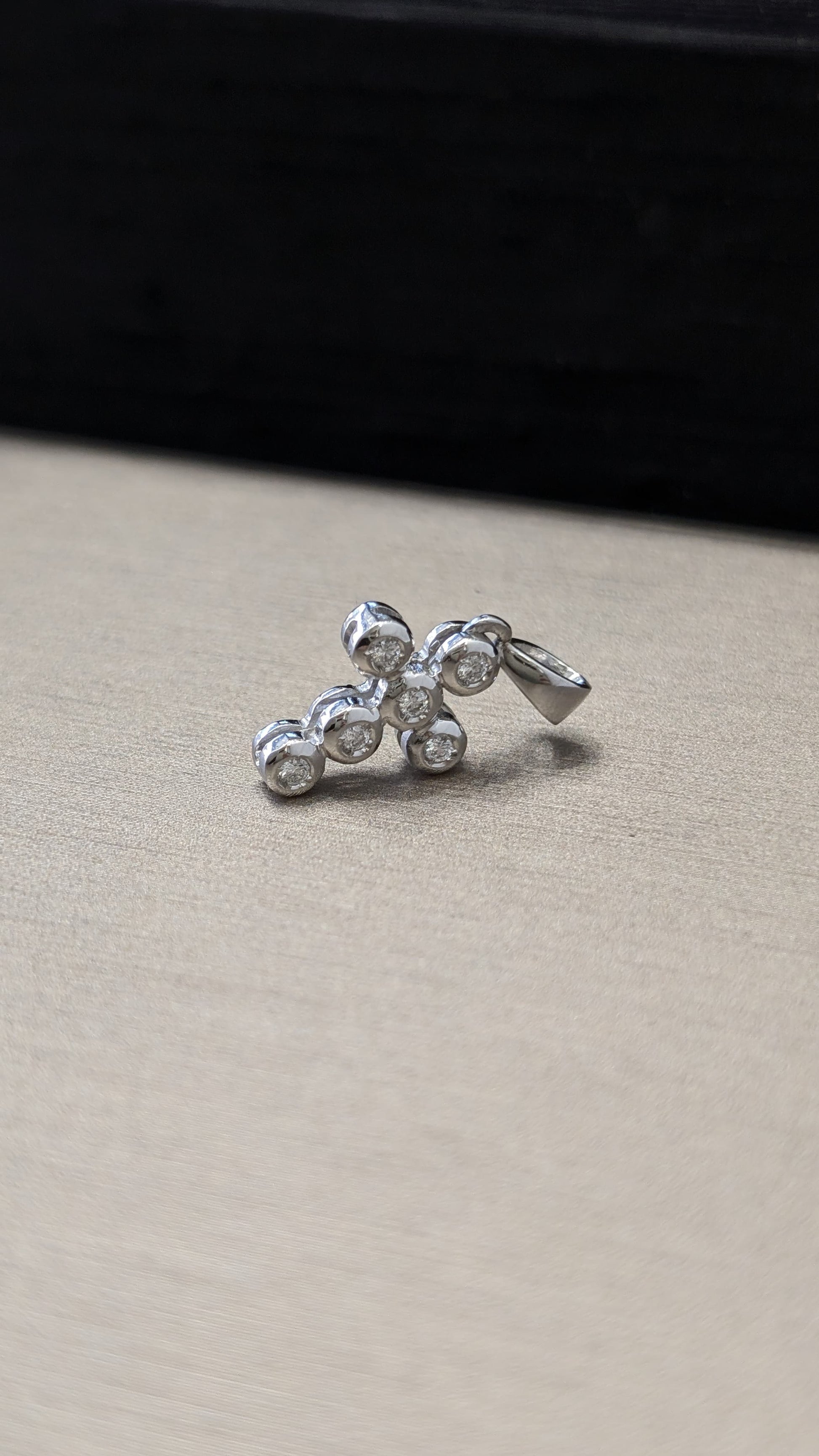 Ciondolo croce con brillanti oro bianco 18kt