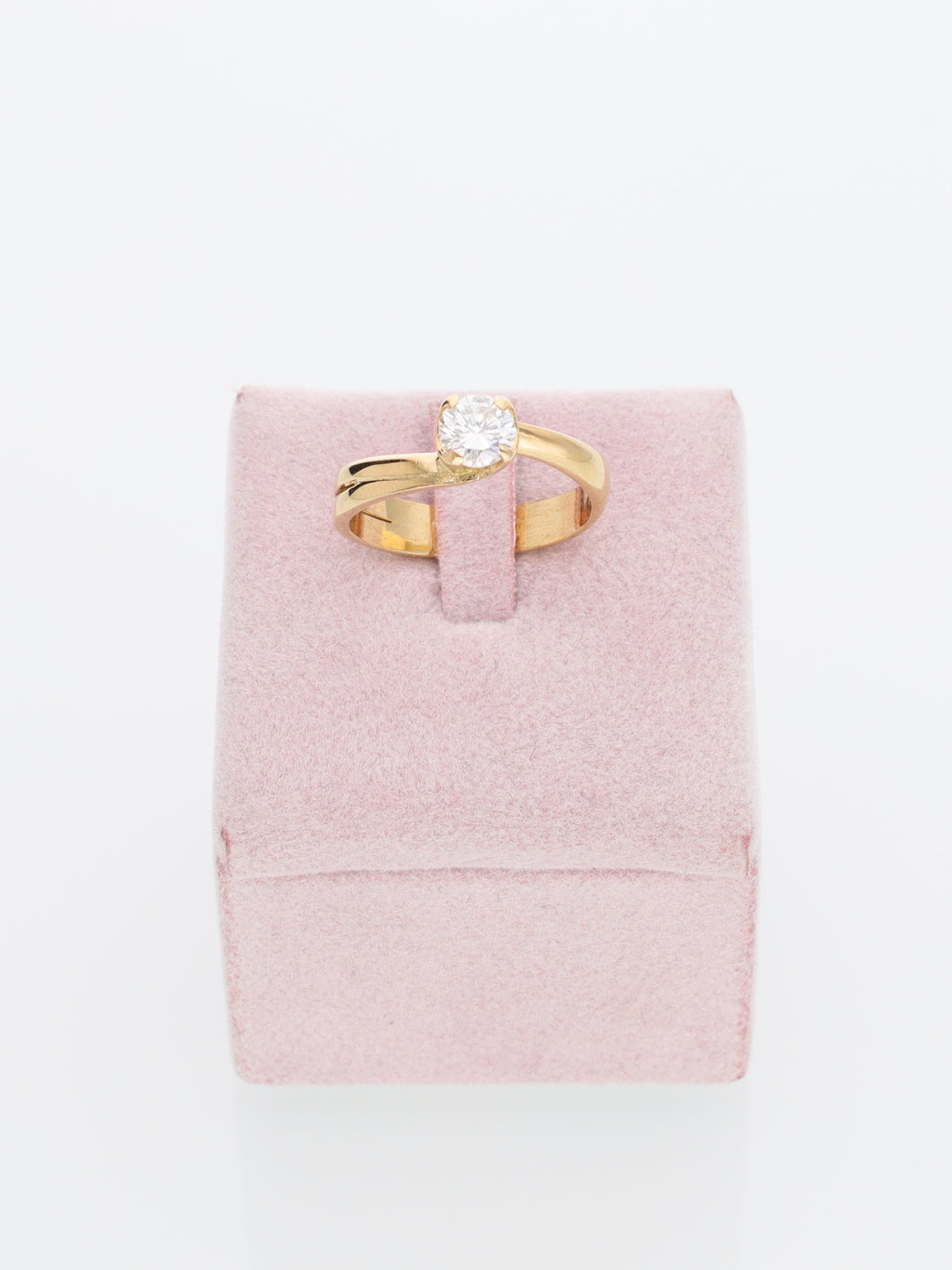 Anello solitario oro giallo 18kt con diamante 0.60ct