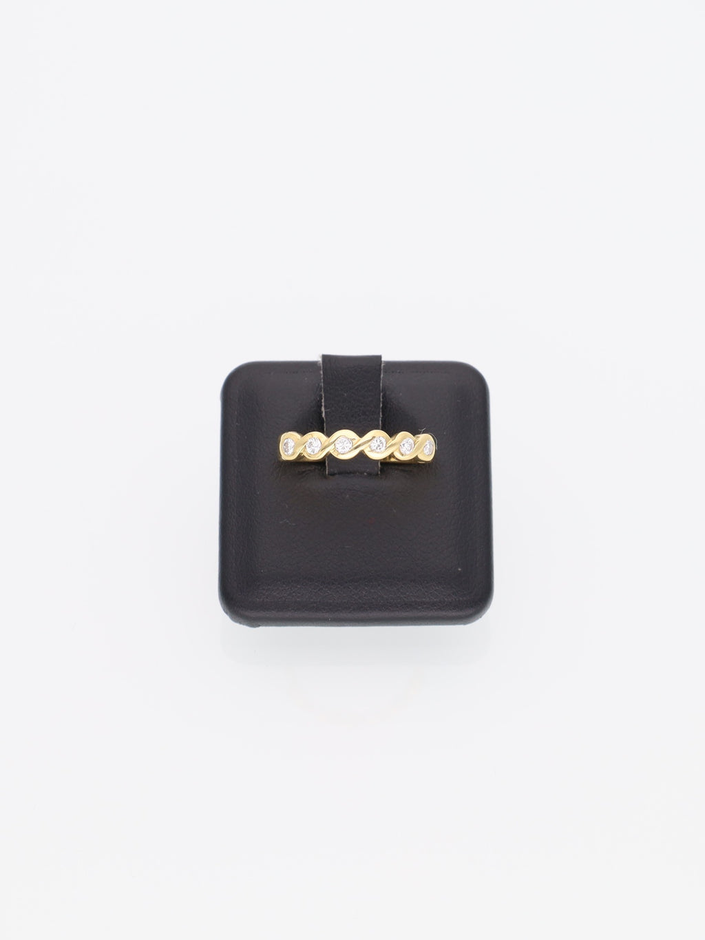 Anello veretta oro giallo con fascia intrecciata di brillanti