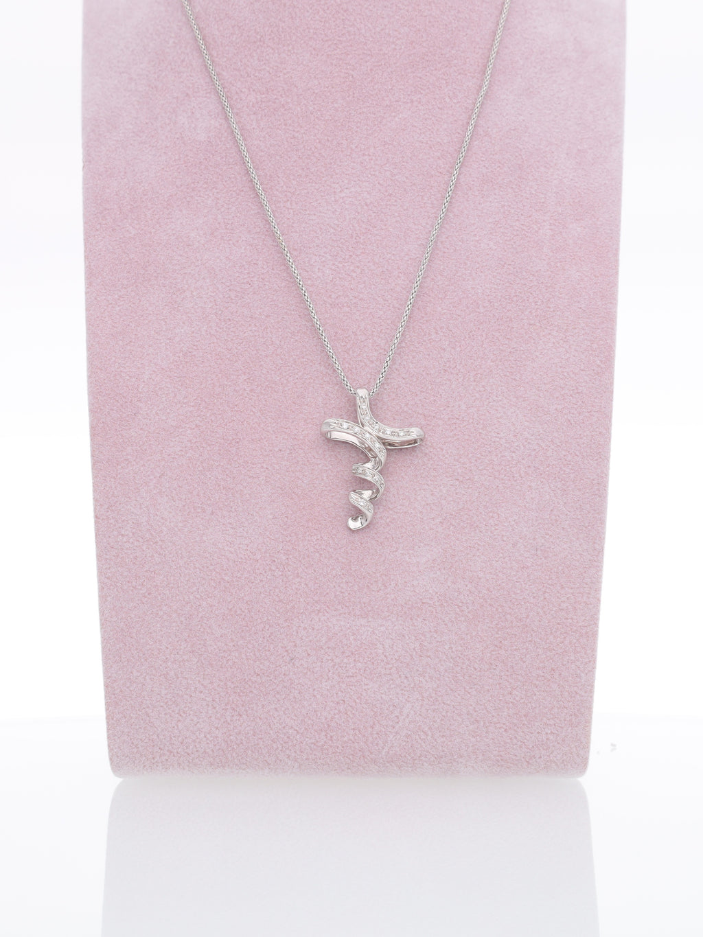 Catenina in Oro Bianco 18 kt con Ciondolo Croce a Spirale e Diamanti