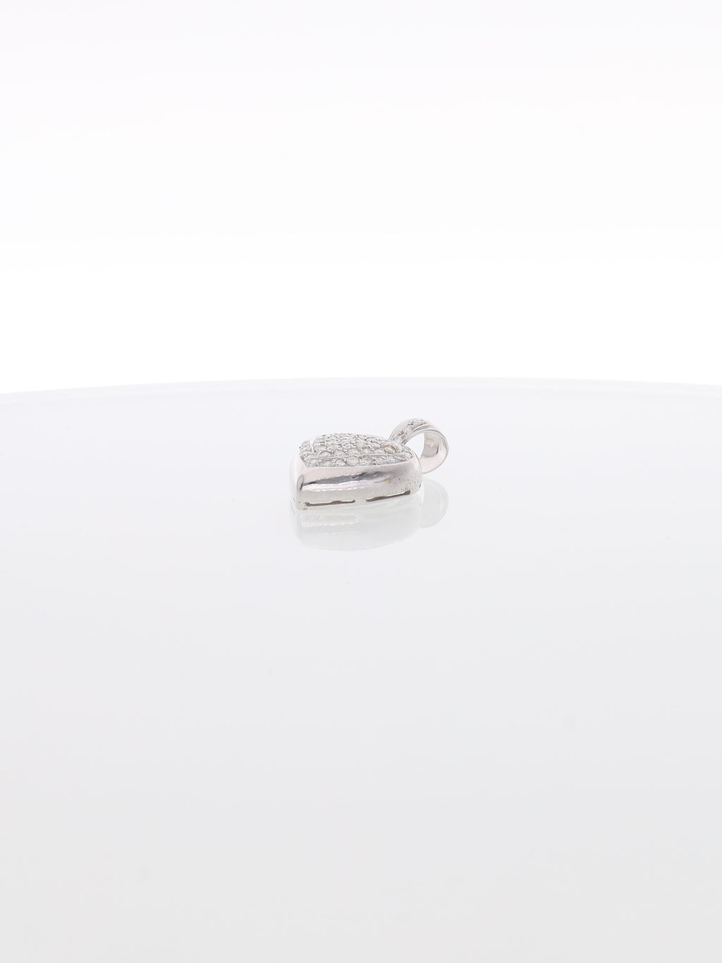 Ciondolo in oro bianco 18kt cuore con pavè di brillanti